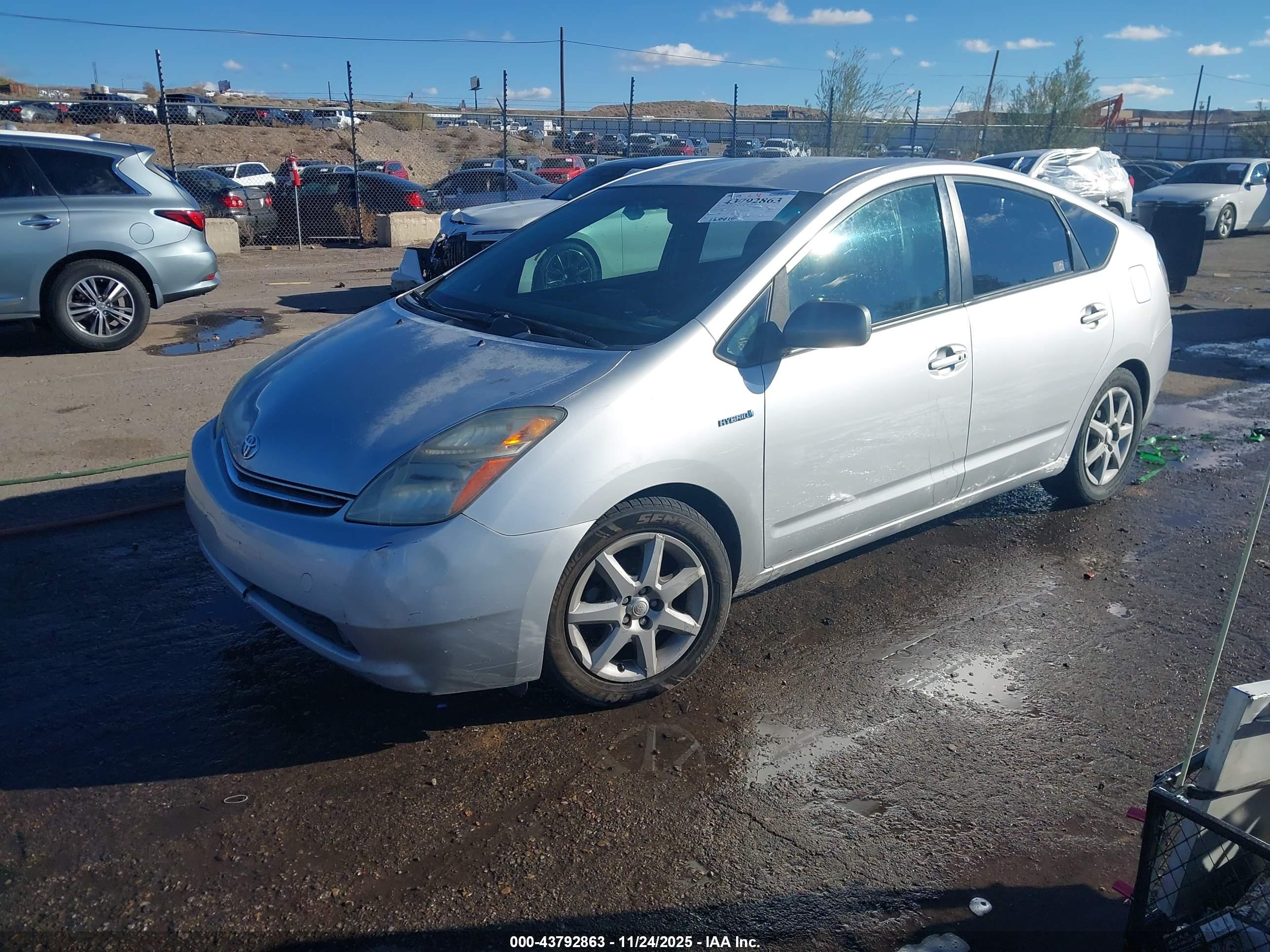TOYOTA PRIUS image 2