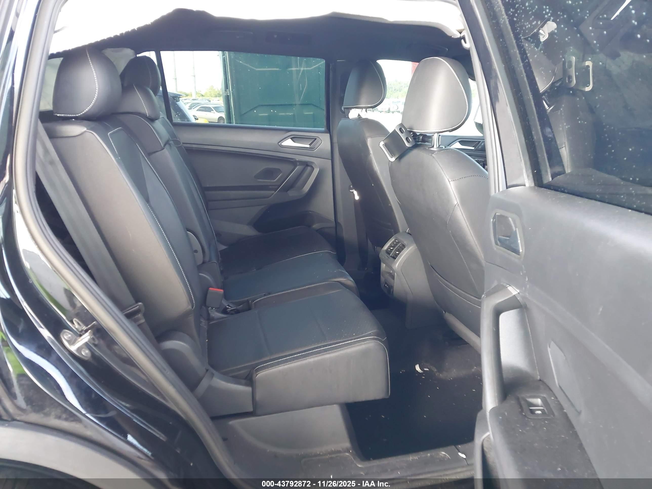 VOLKSWAGEN TIGUAN image 8