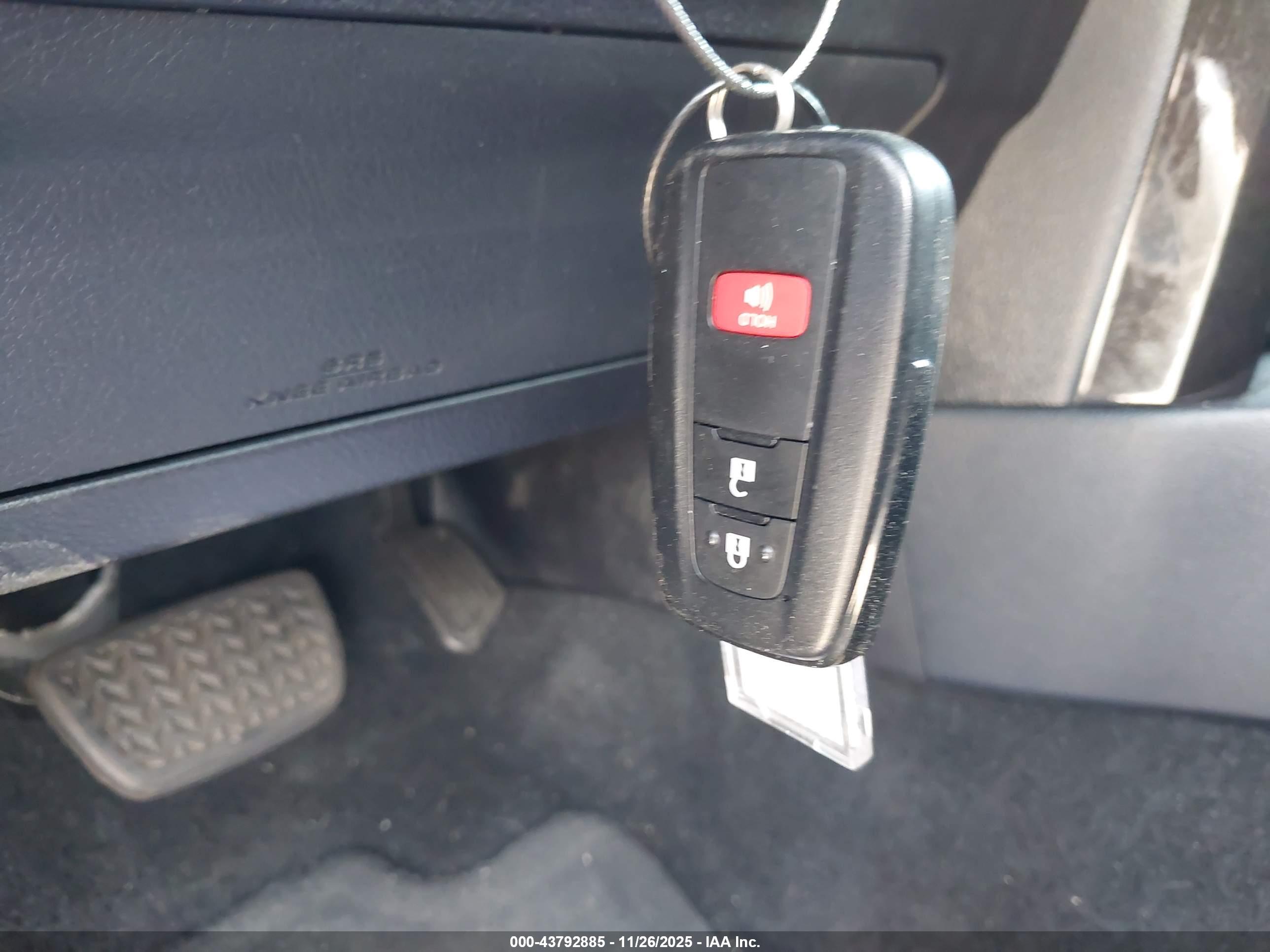 TOYOTA 4RUNNER image 11
