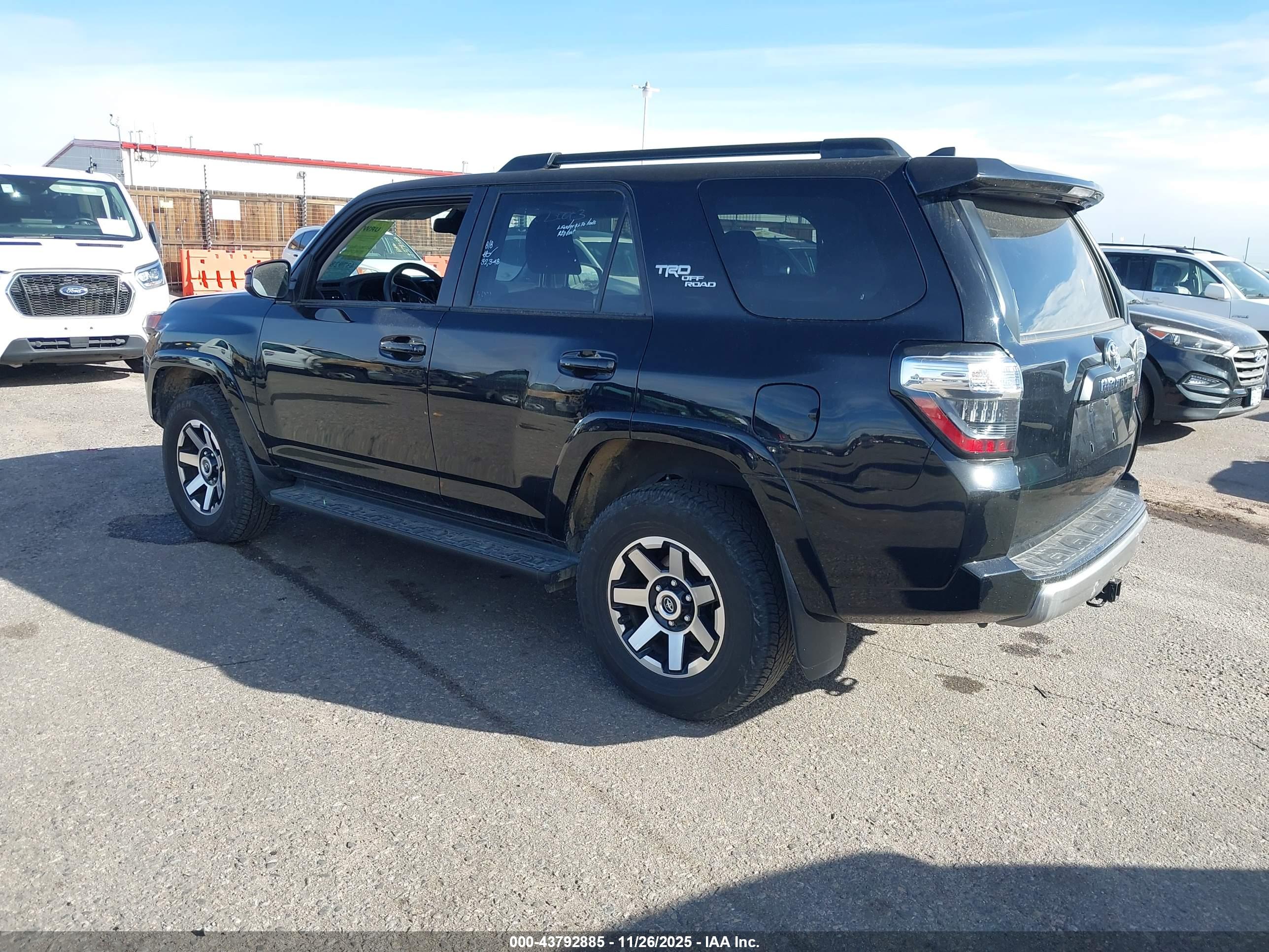 TOYOTA 4RUNNER image 3