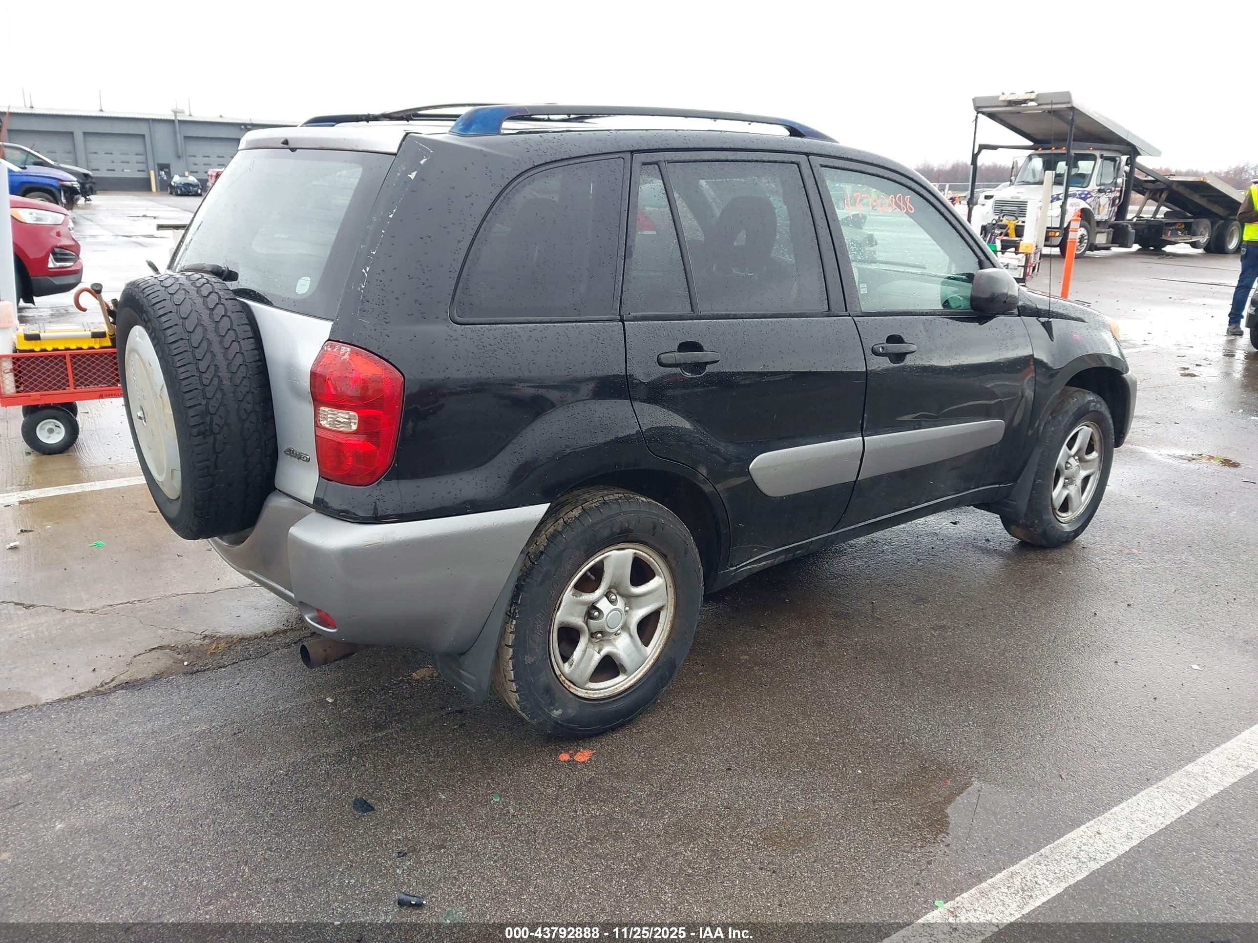 TOYOTA RAV4 image 4