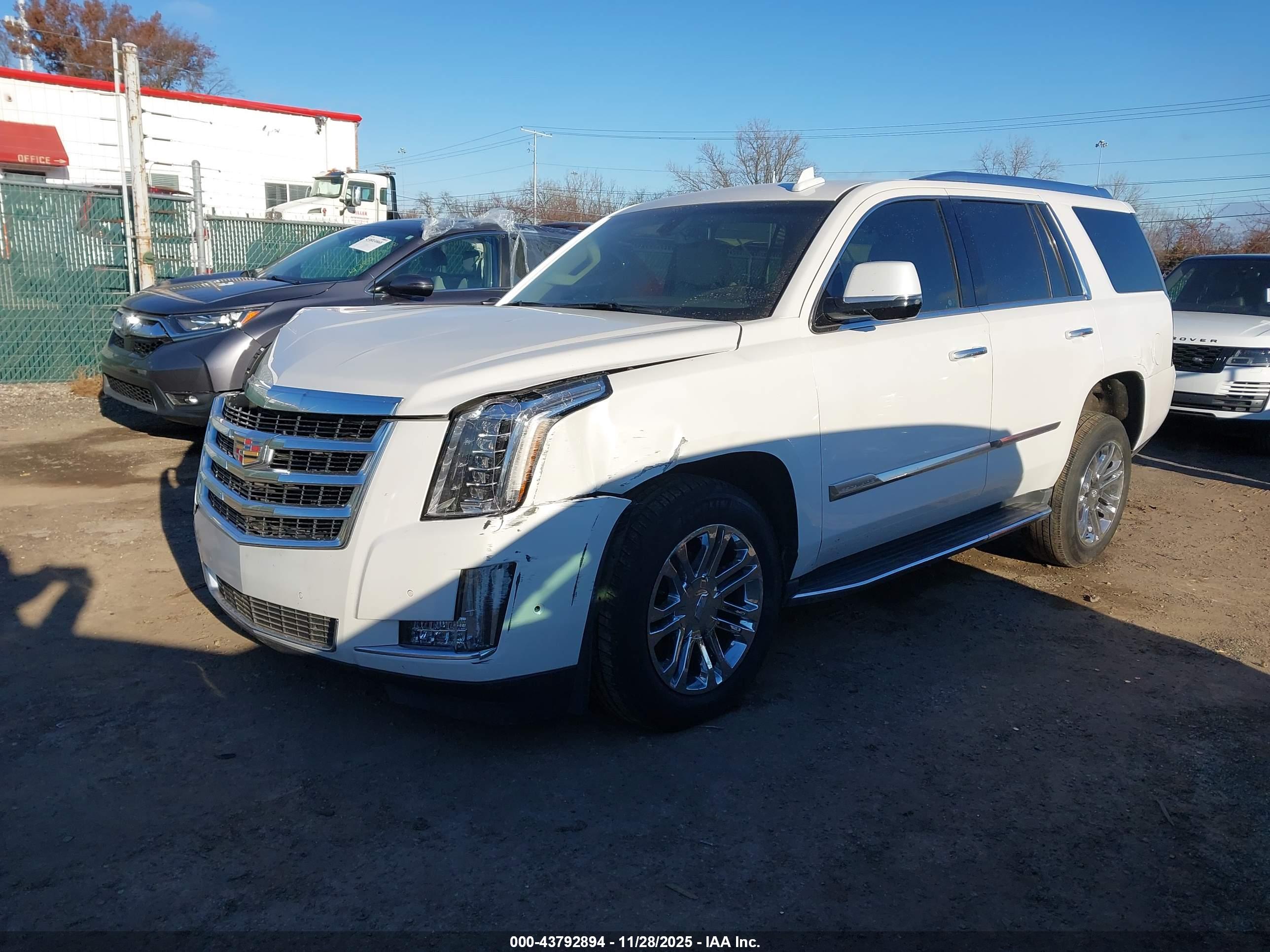 CADILLAC ESCALADE image 2