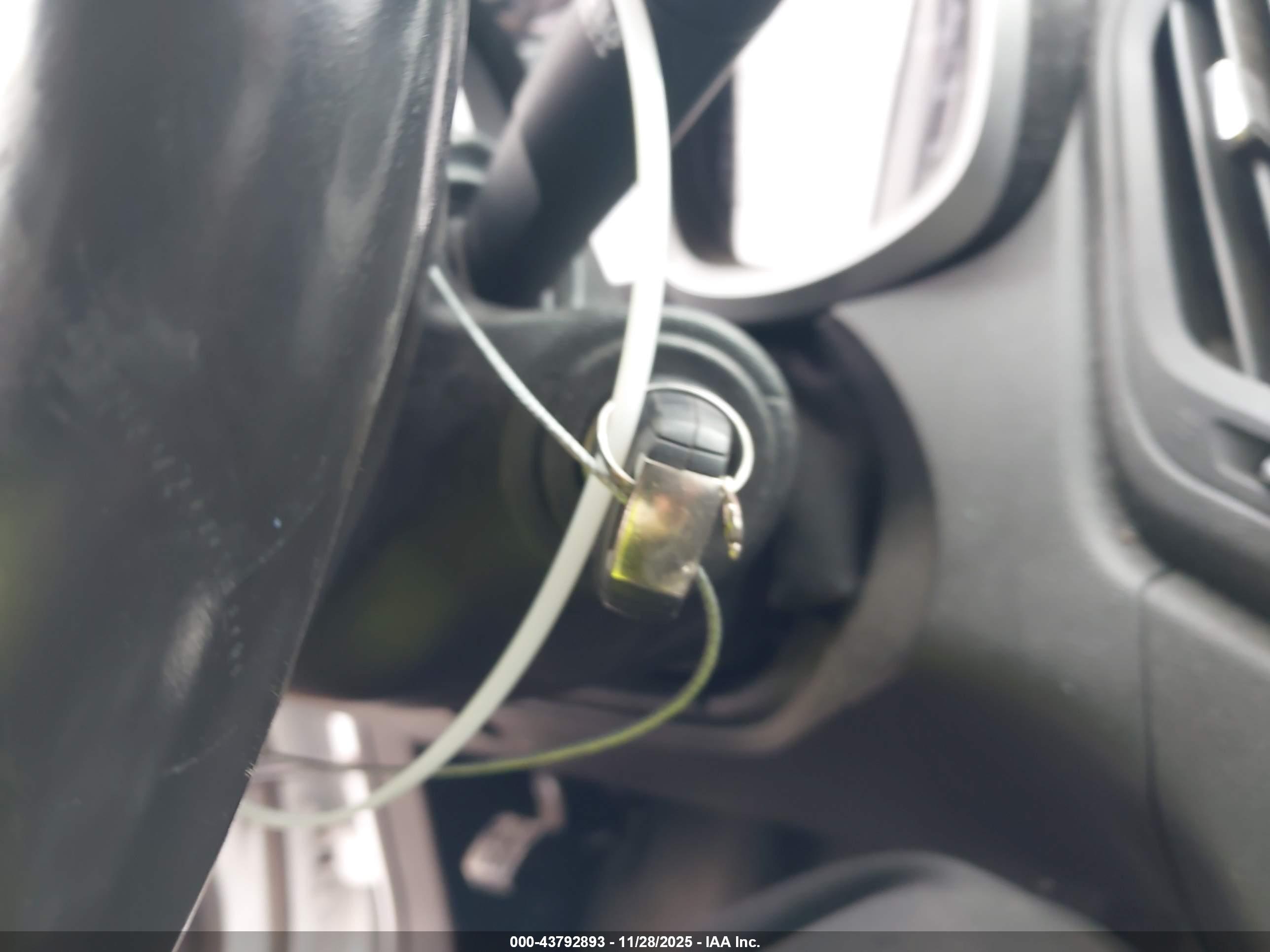 CHEVROLET EQUINOX image 11