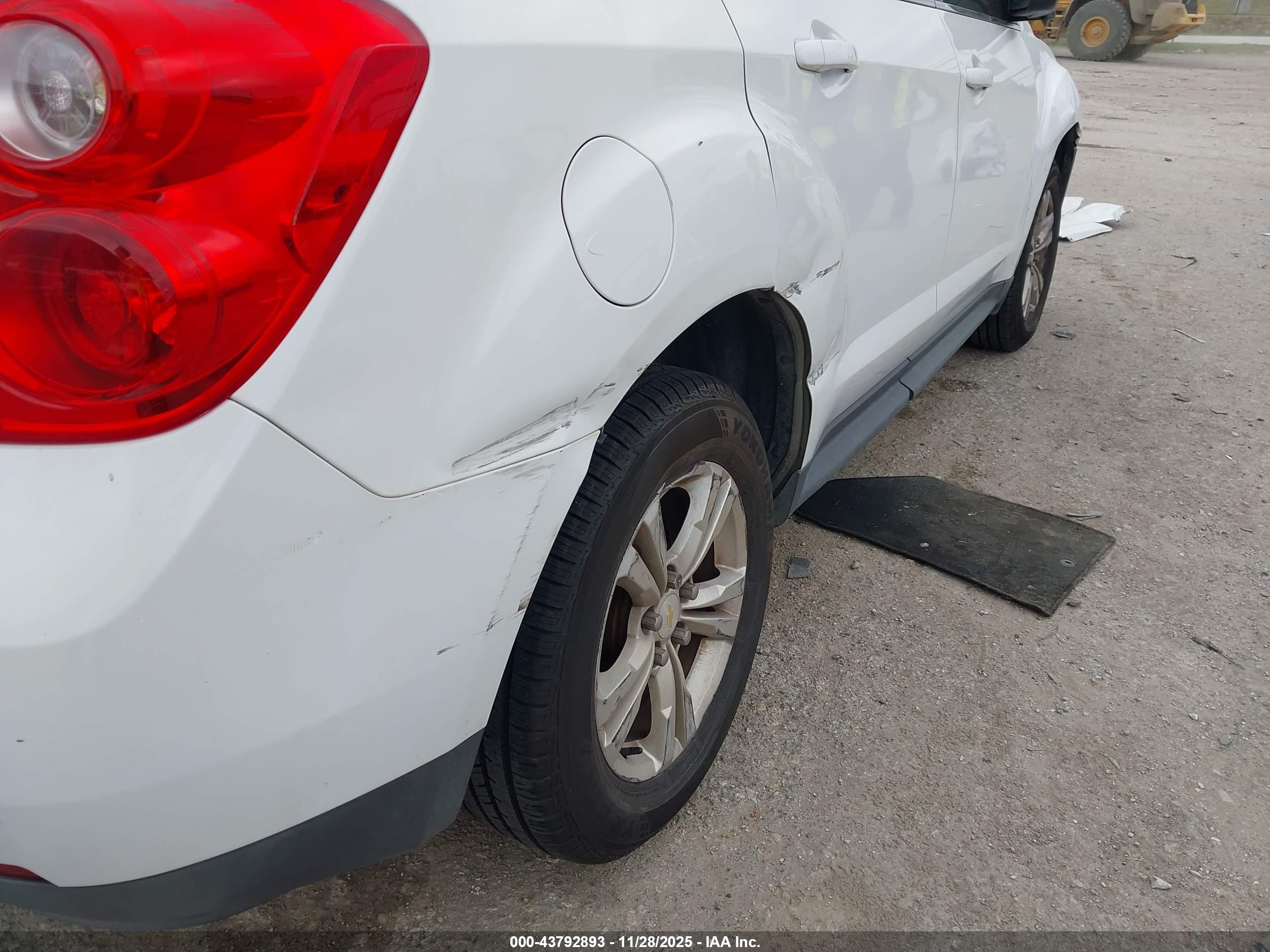CHEVROLET EQUINOX image 6