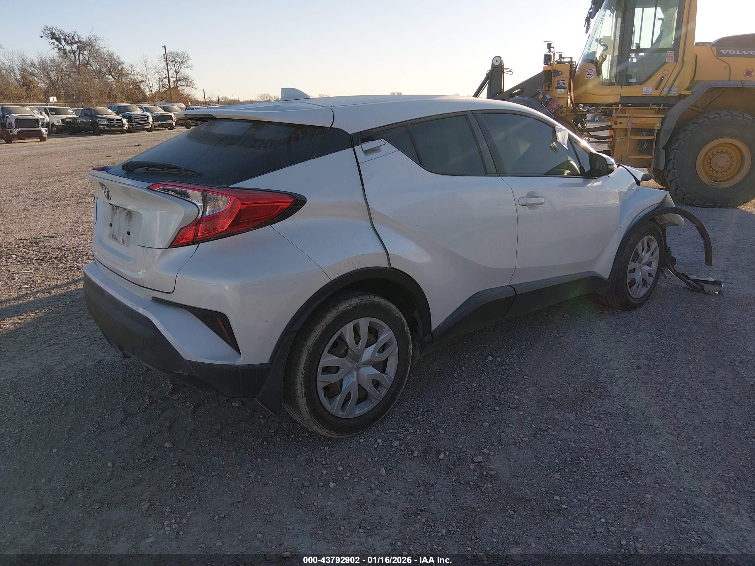 TOYOTA C-HR image 4