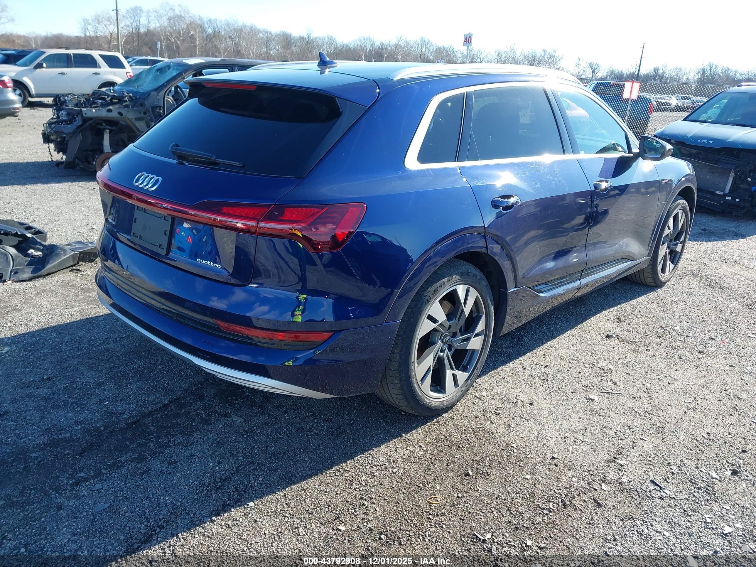 AUDI E-TRON image 4