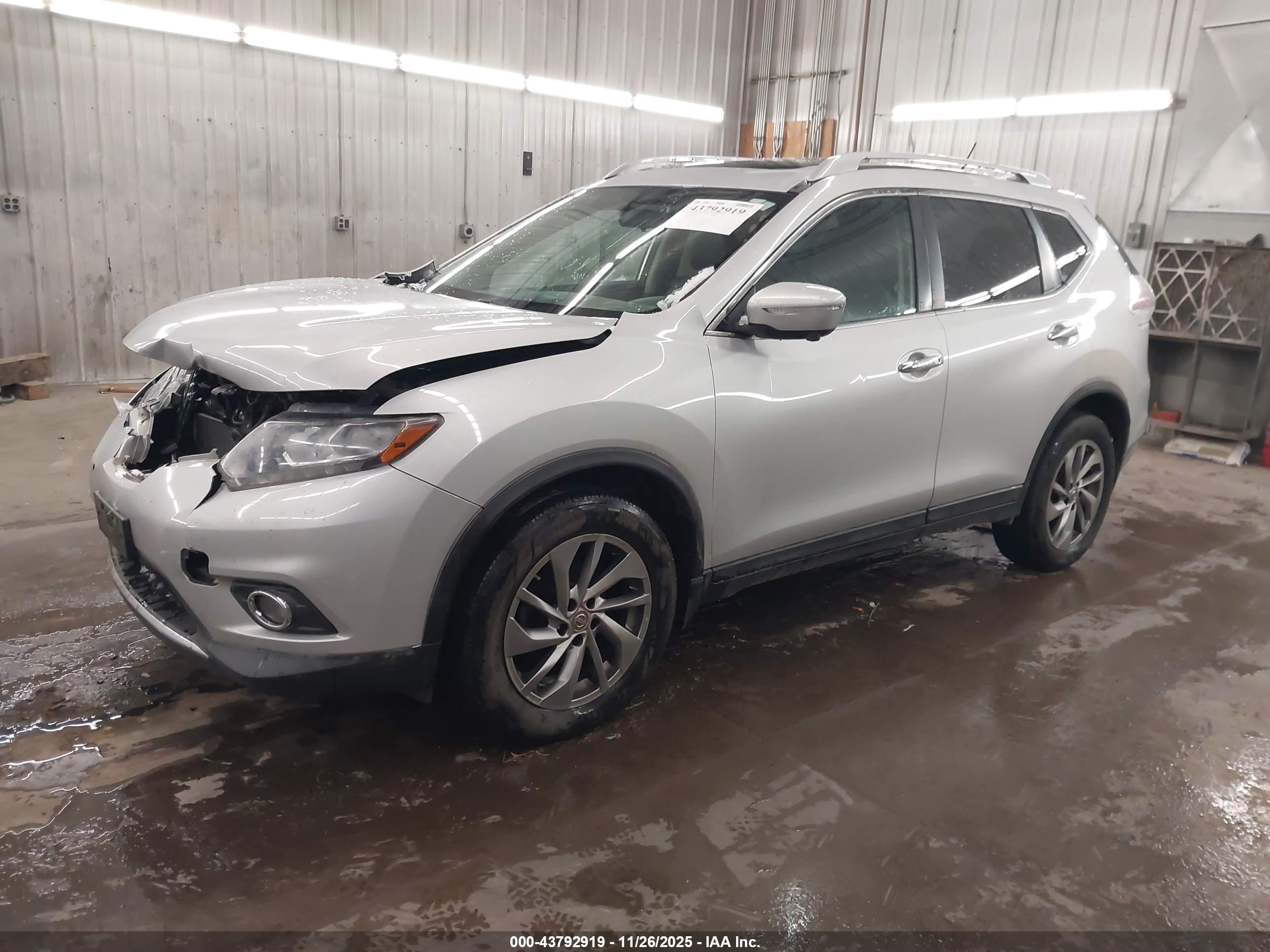 NISSAN ROGUE image 2