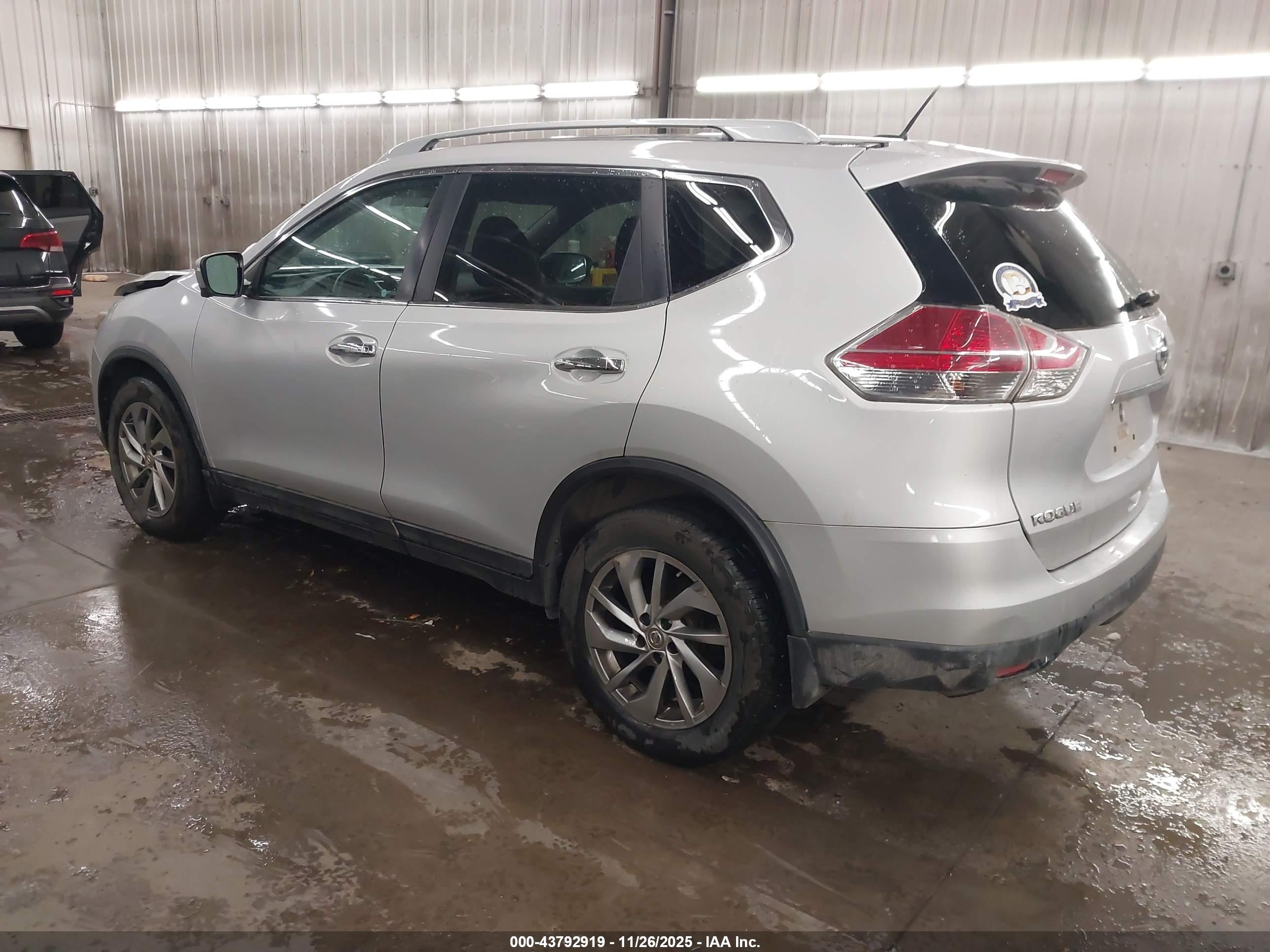 NISSAN ROGUE image 3