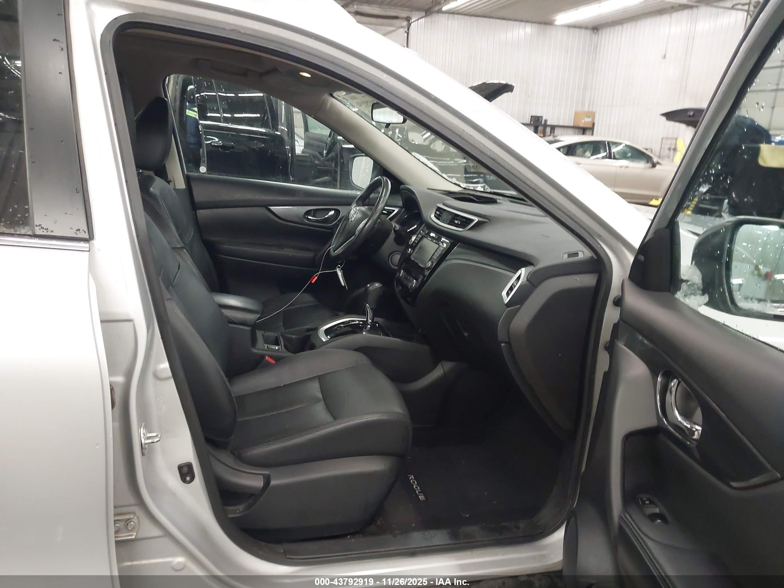 NISSAN ROGUE image 5