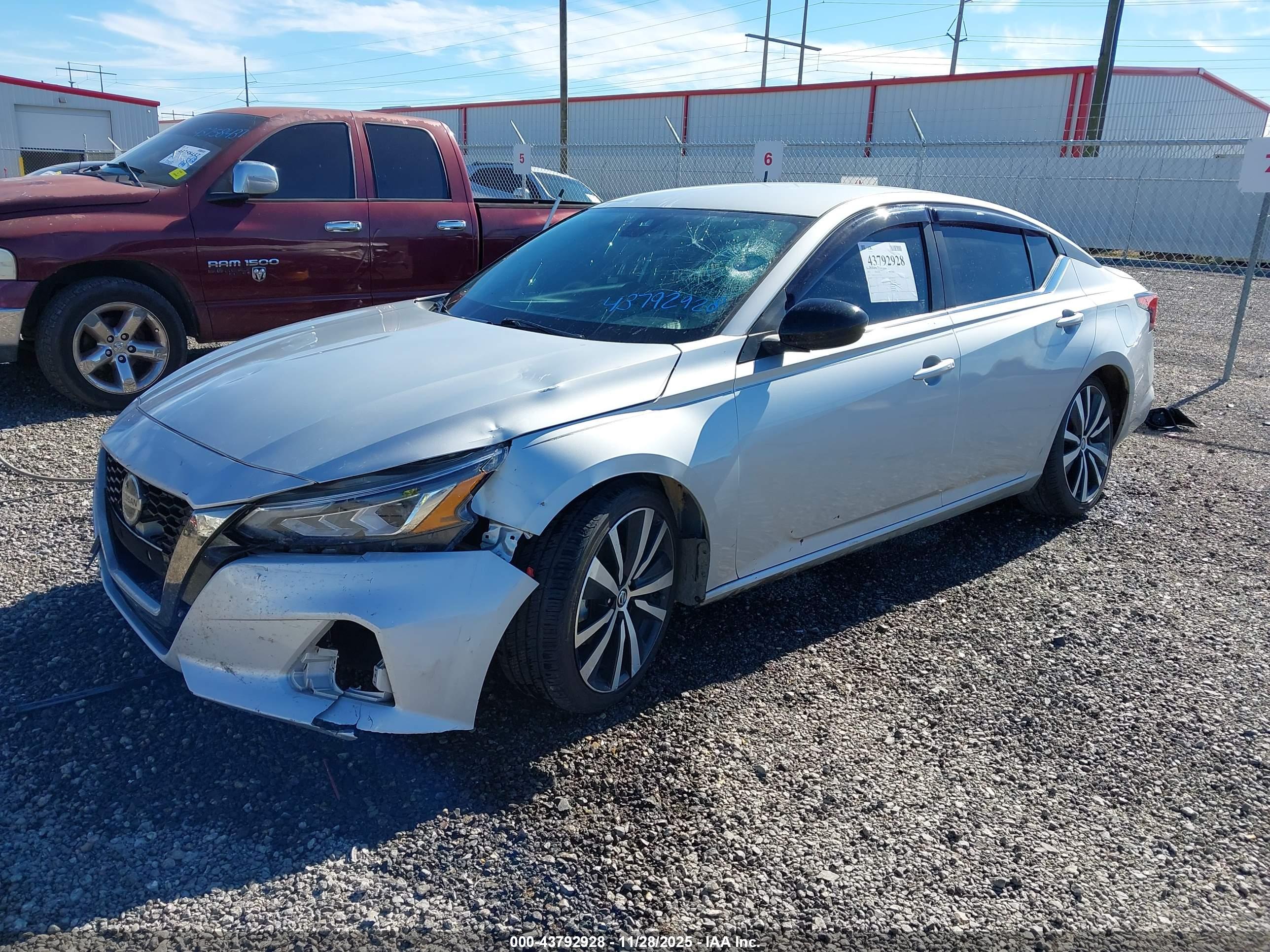 NISSAN ALTIMA image 2