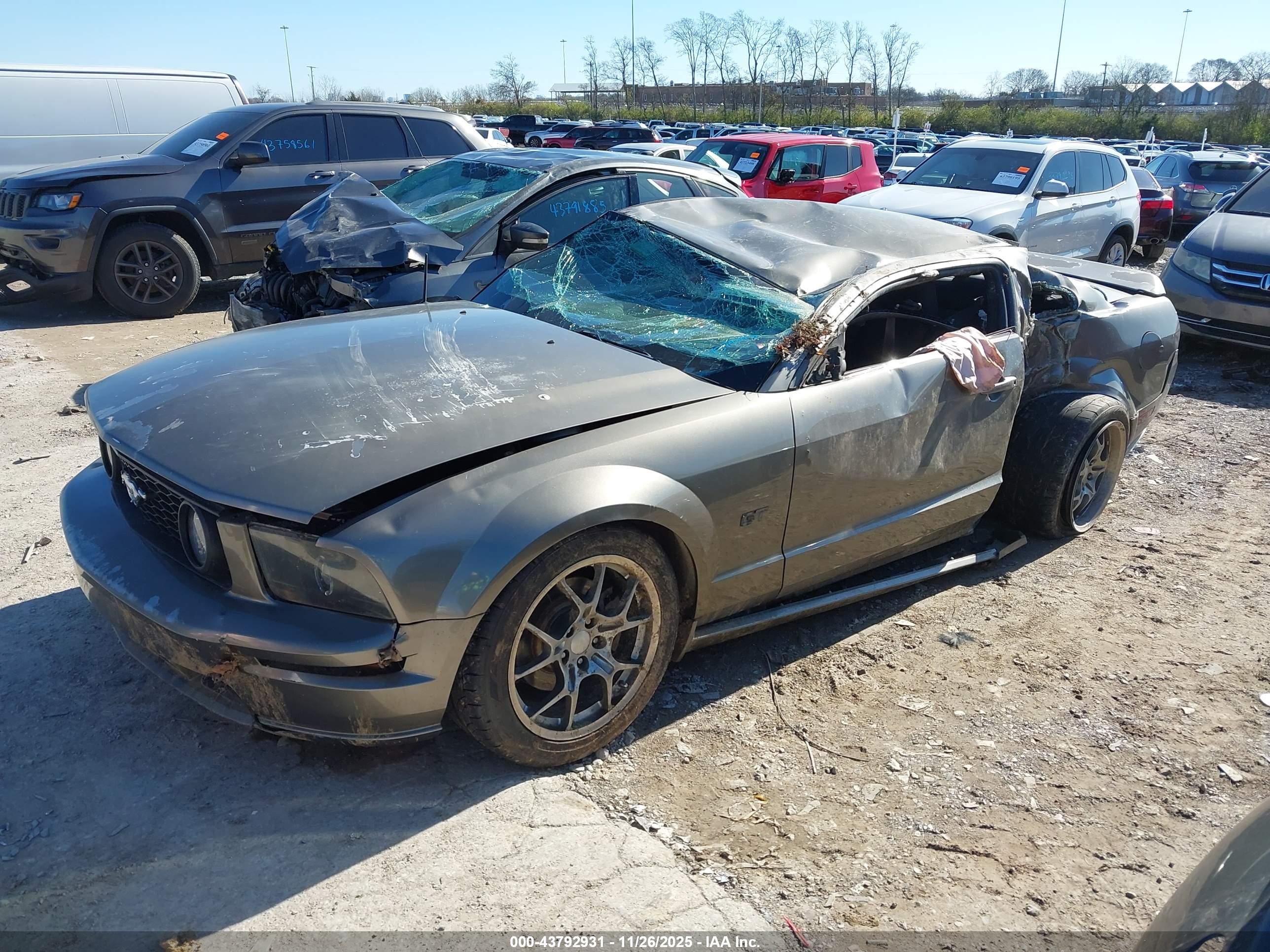 FORD MUSTANG image 2