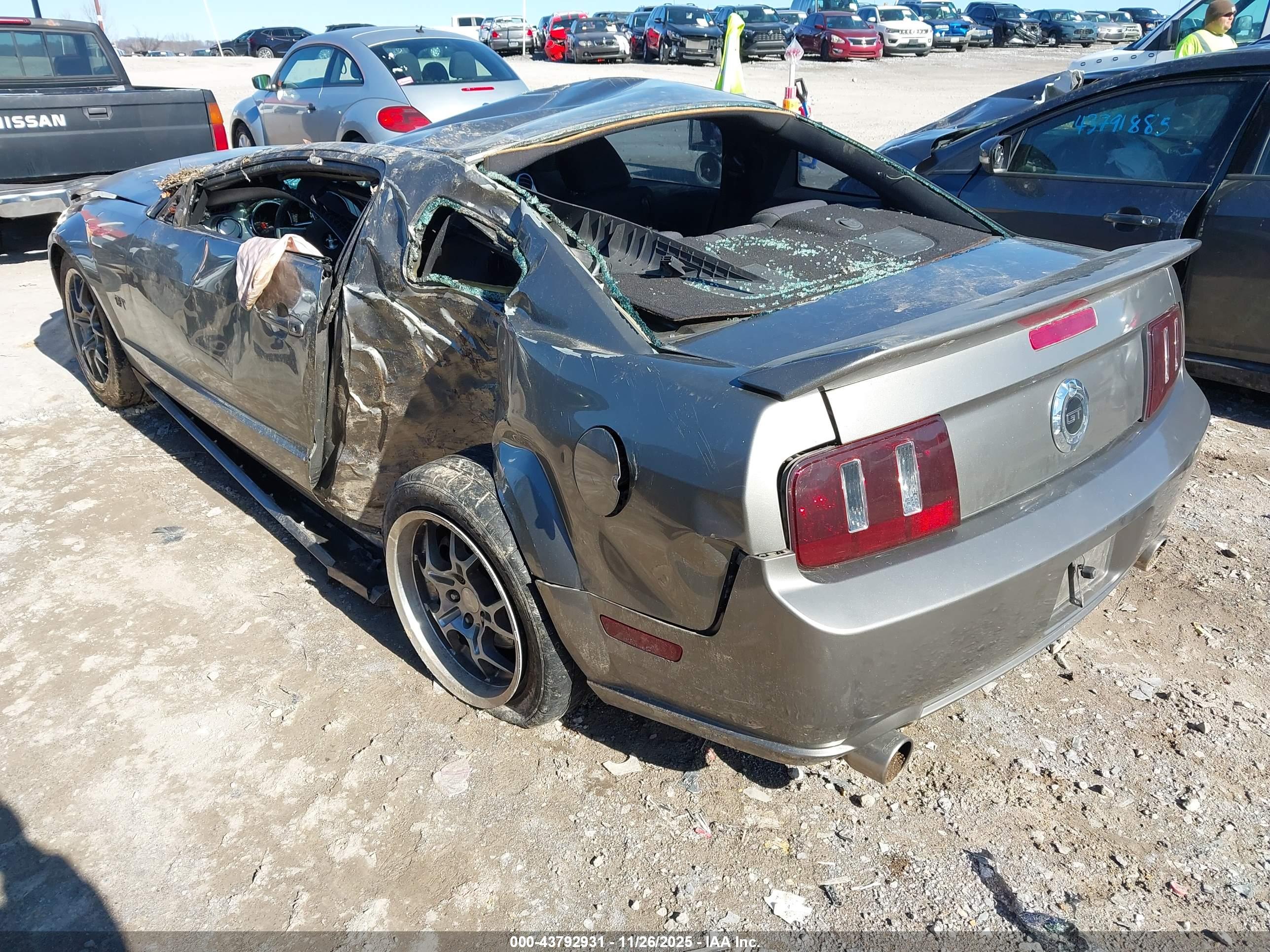 FORD MUSTANG image 3