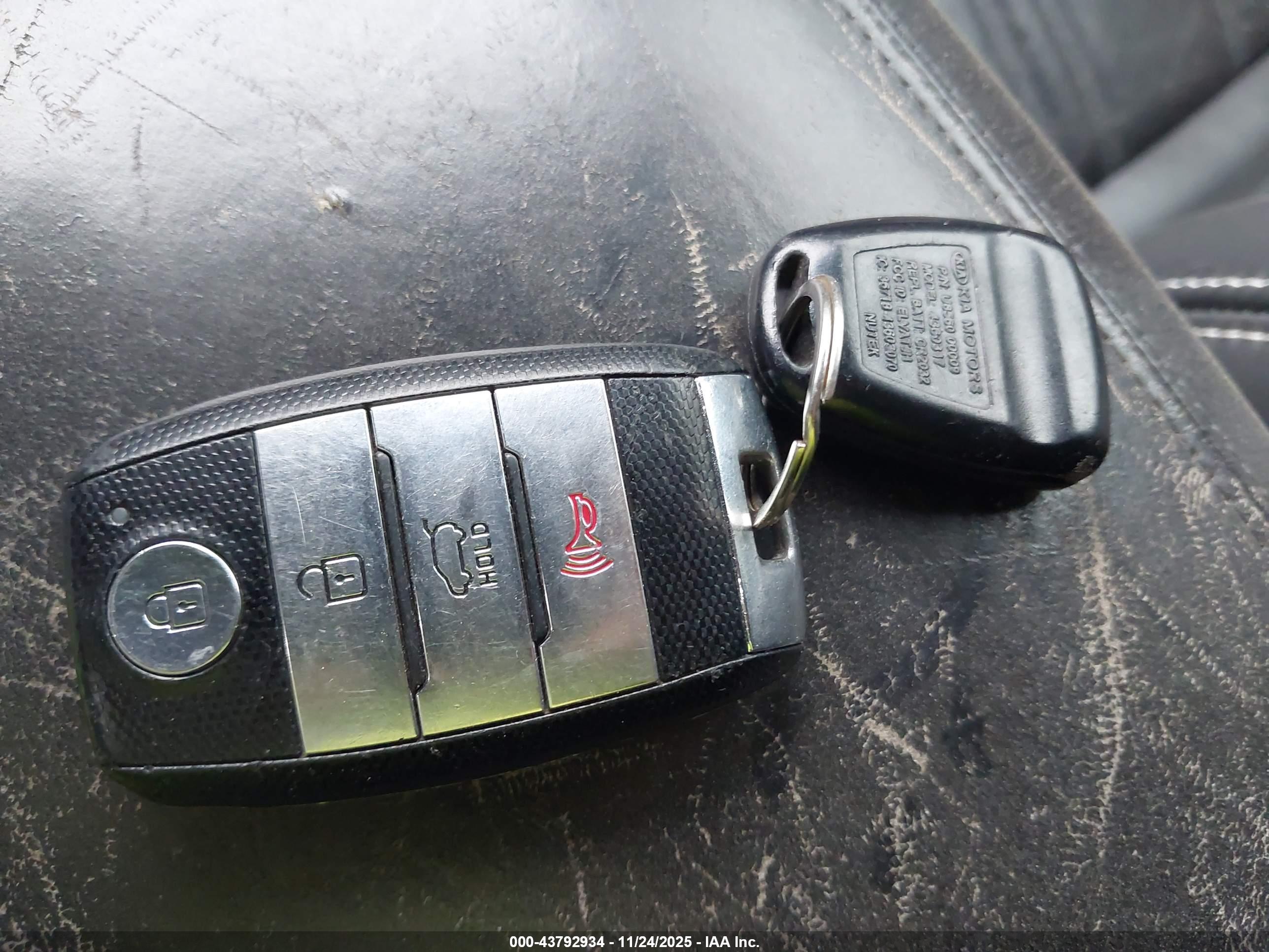 KIA SORENTO image 11
