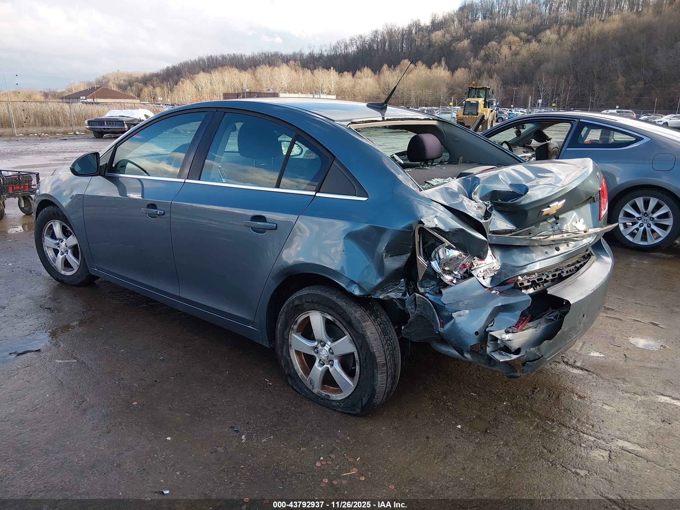CHEVROLET CRUZE image 3
