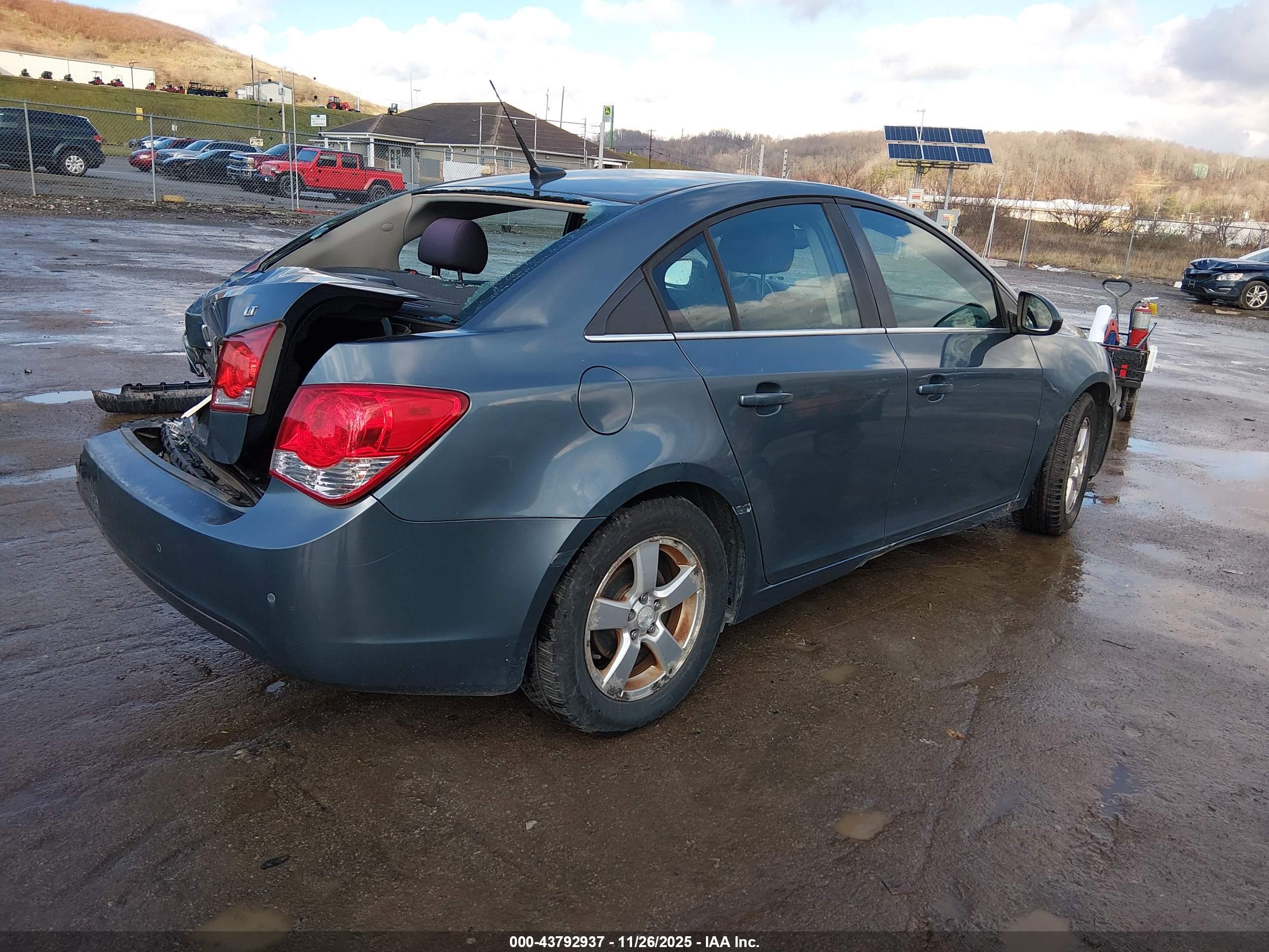 CHEVROLET CRUZE image 4