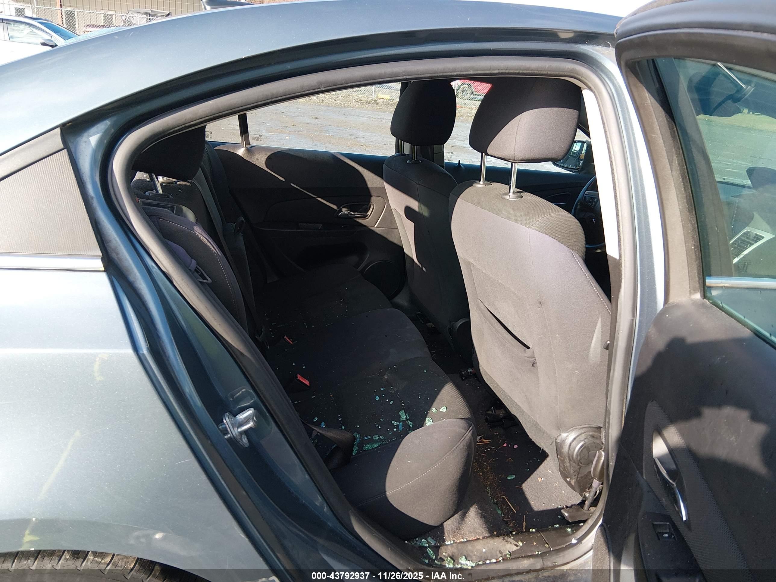 CHEVROLET CRUZE image 8
