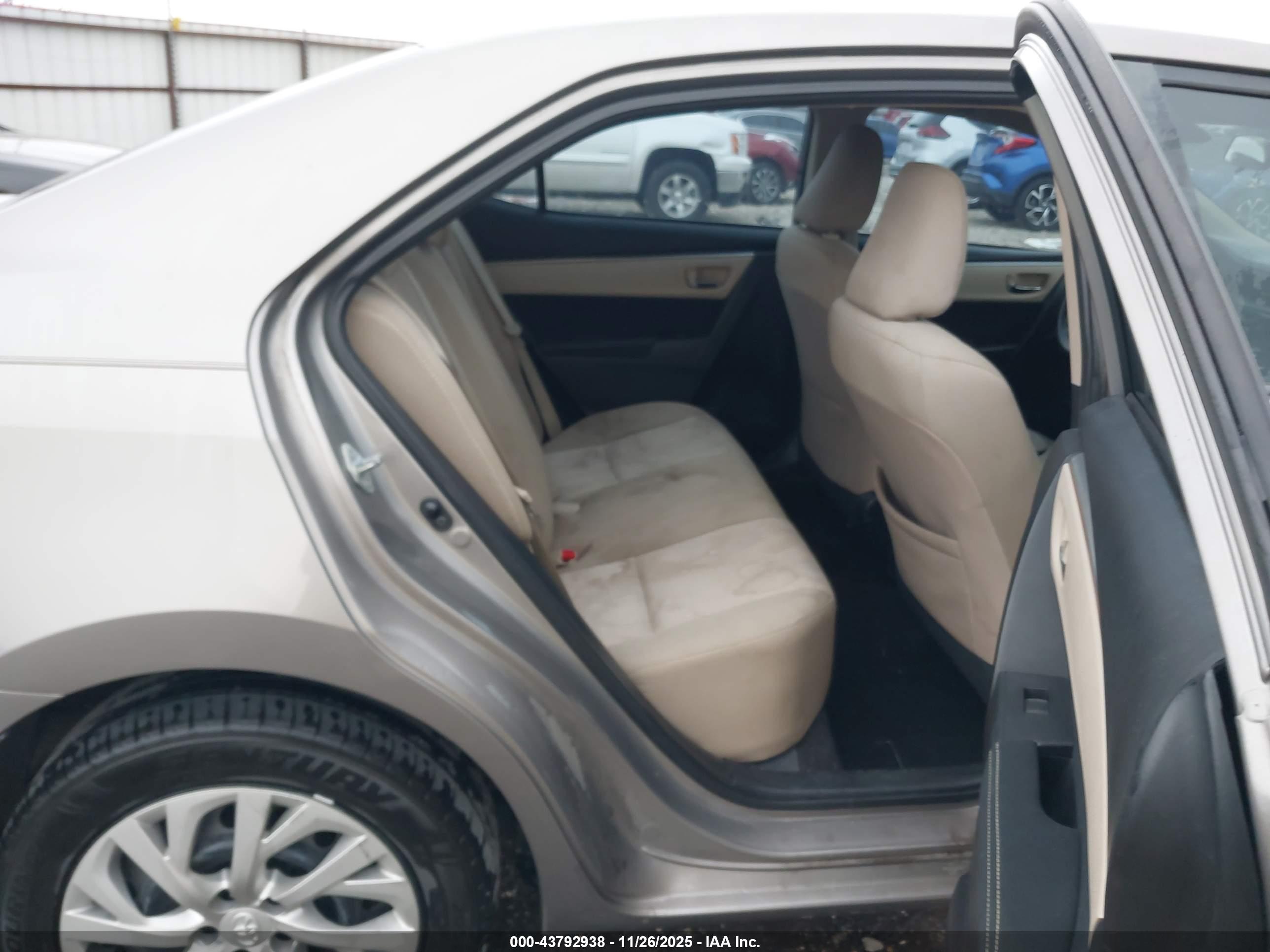 TOYOTA COROLLA image 8