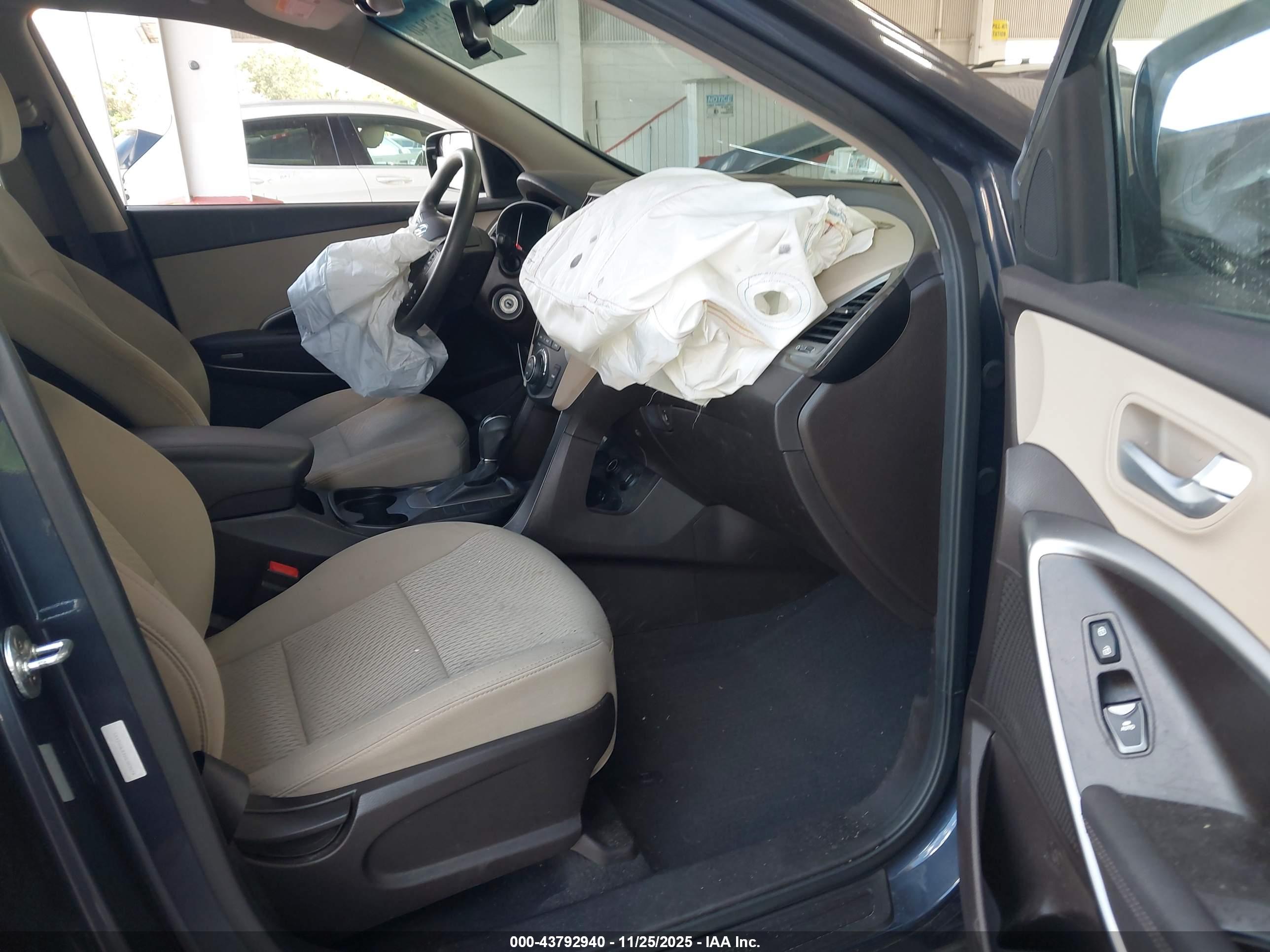 HYUNDAI SANTA image 5