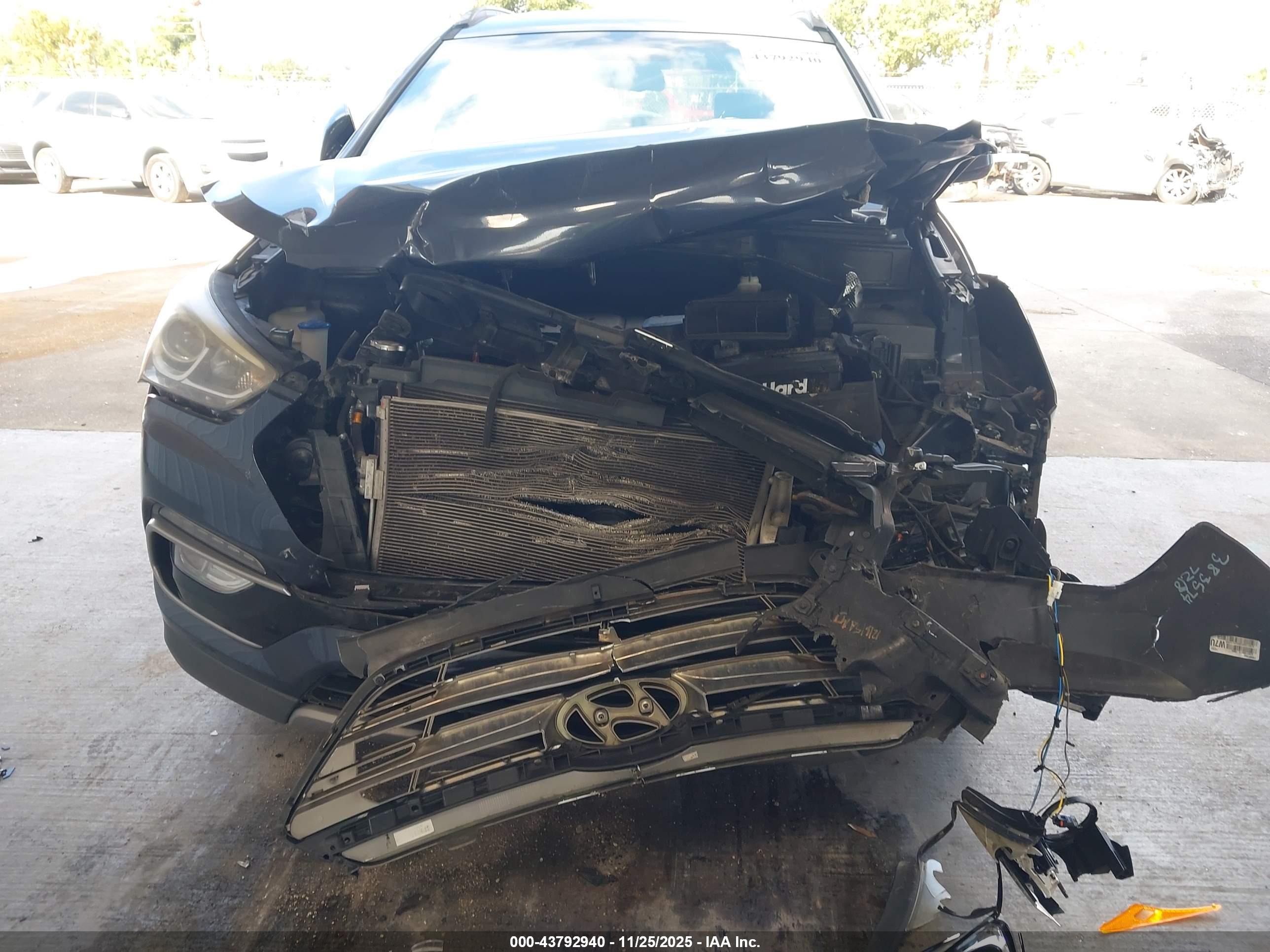 HYUNDAI SANTA image 6