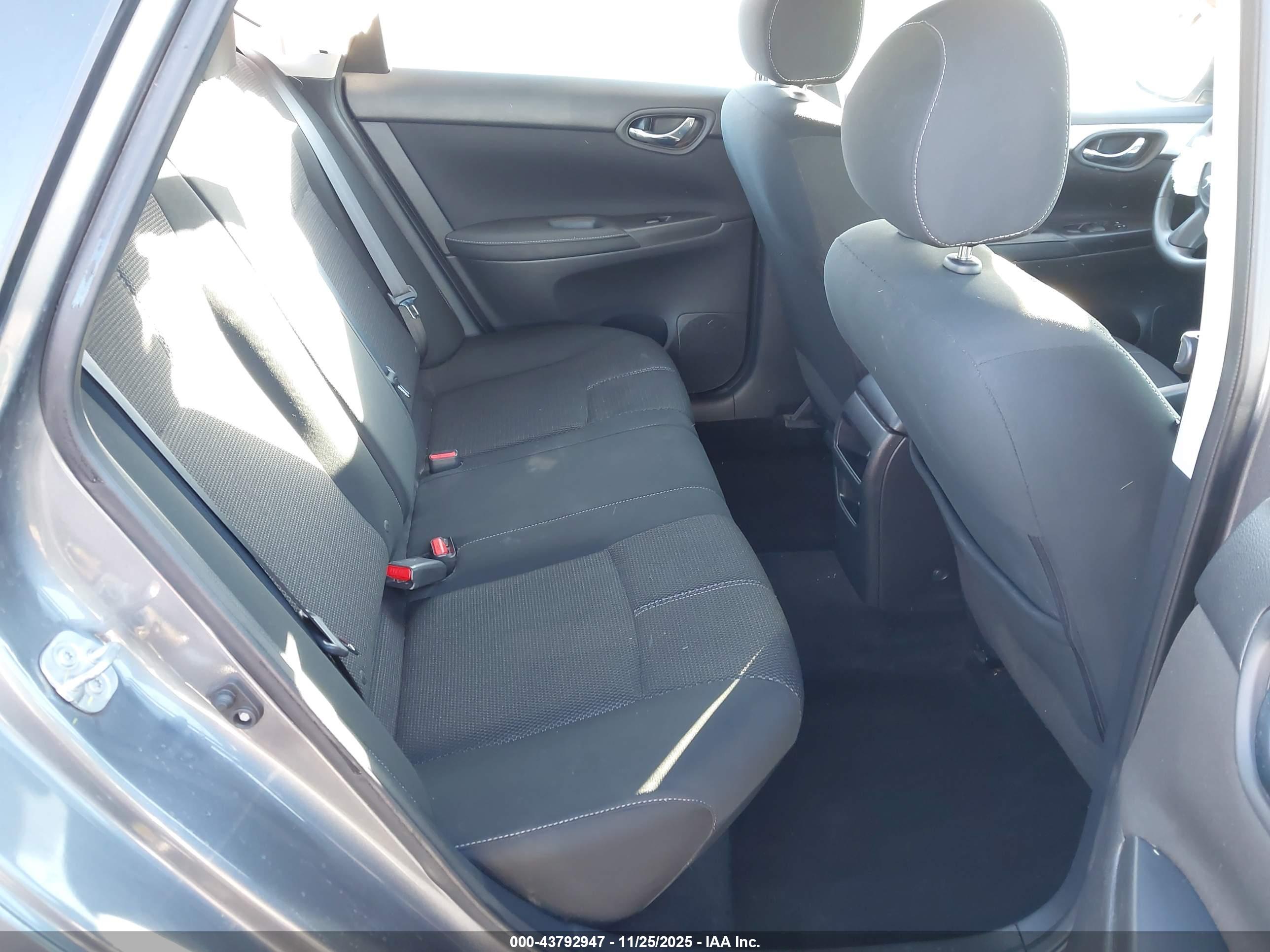 NISSAN SENTRA image 8