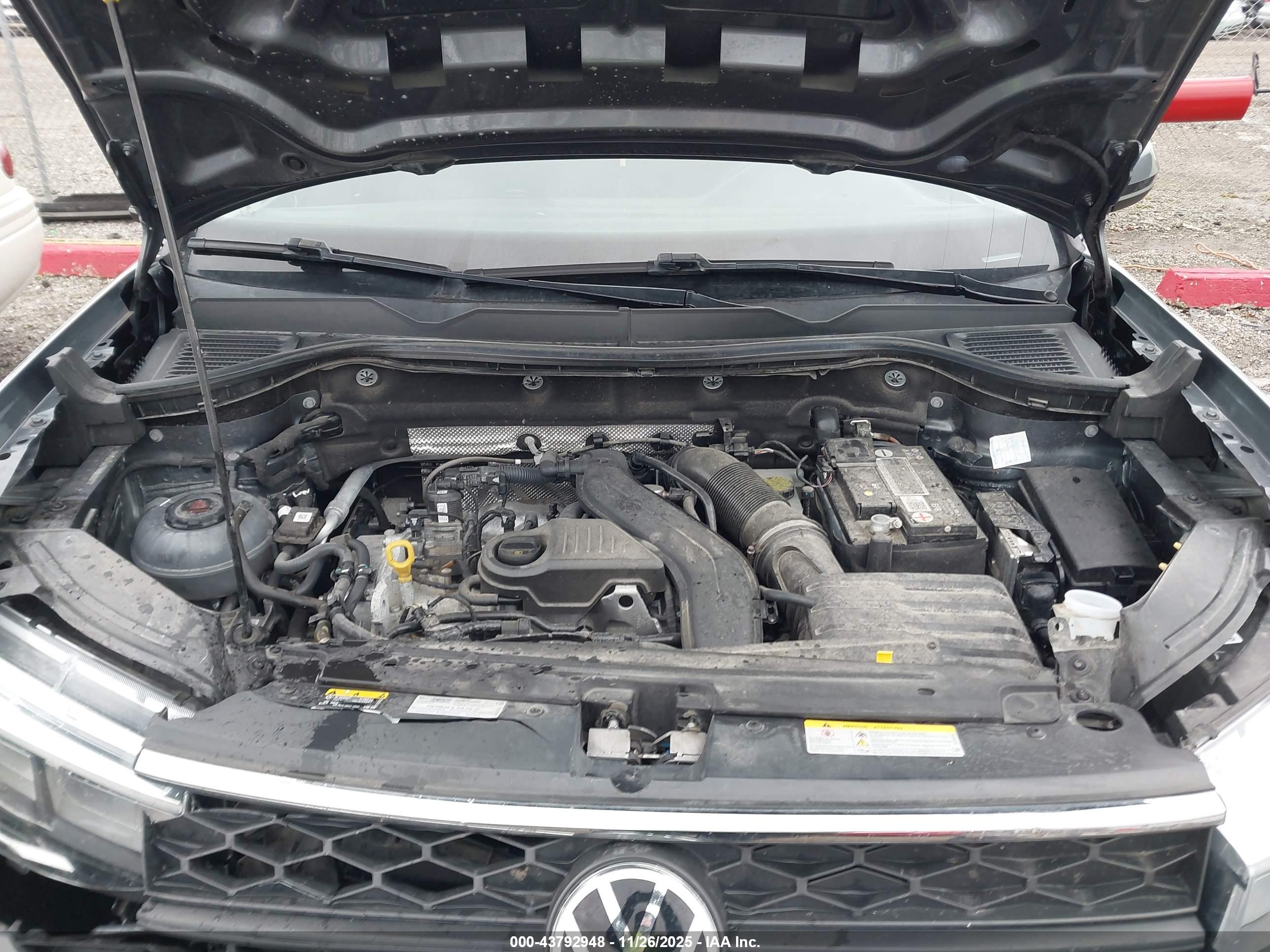 VOLKSWAGEN TAOS image 10