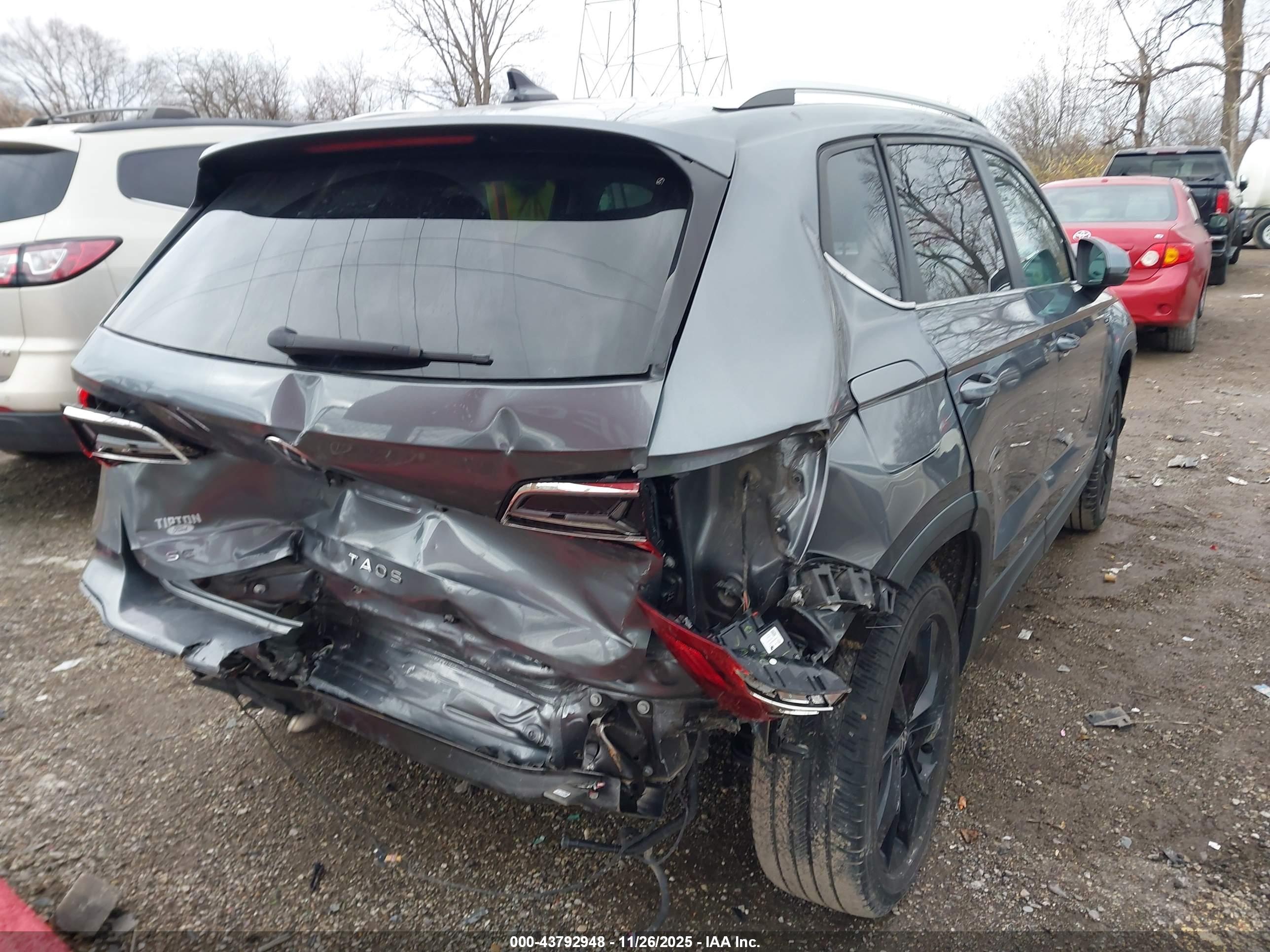 VOLKSWAGEN TAOS image 4