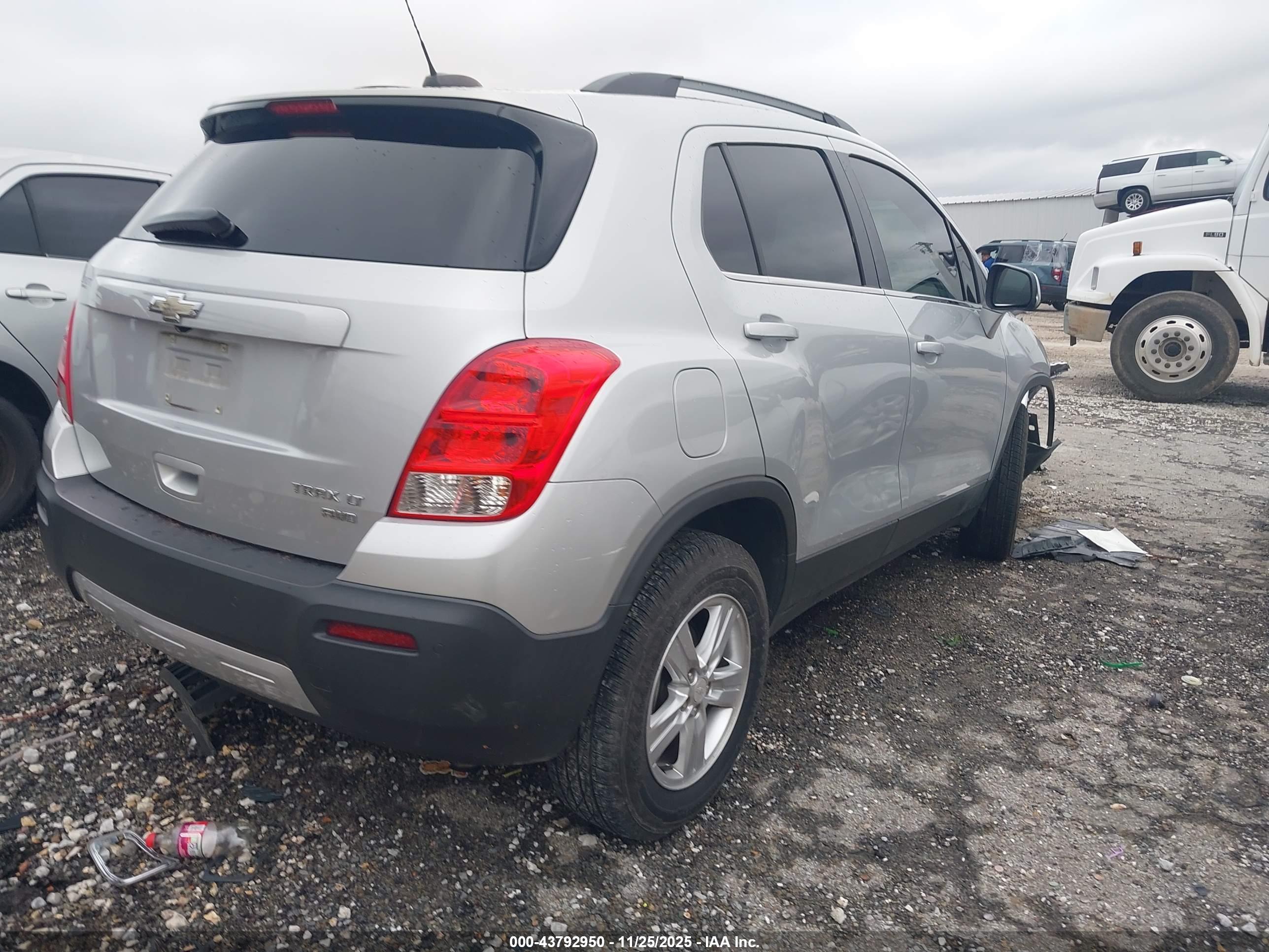 CHEVROLET TRAX image 4