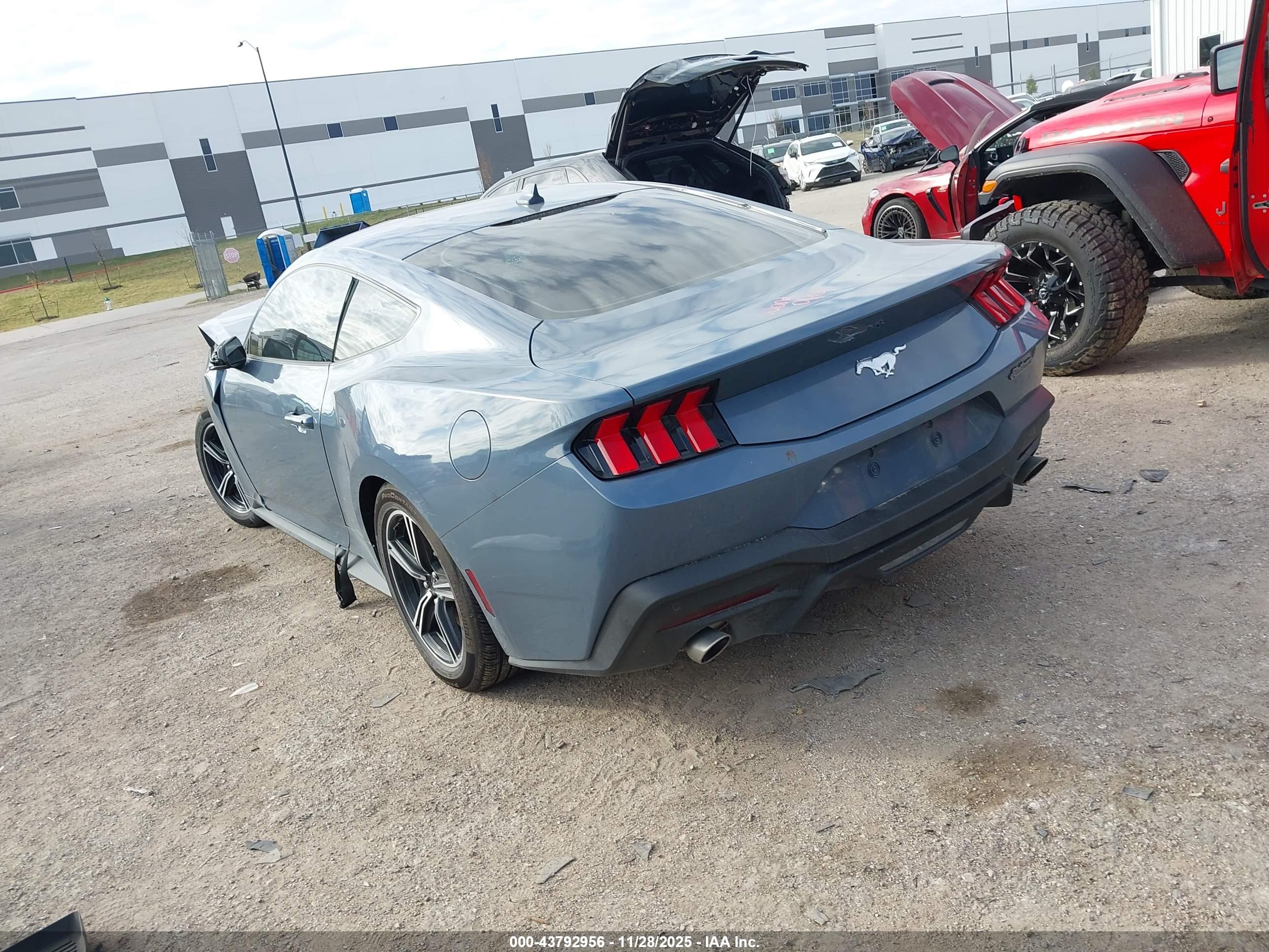 FORD MUSTANG image 3