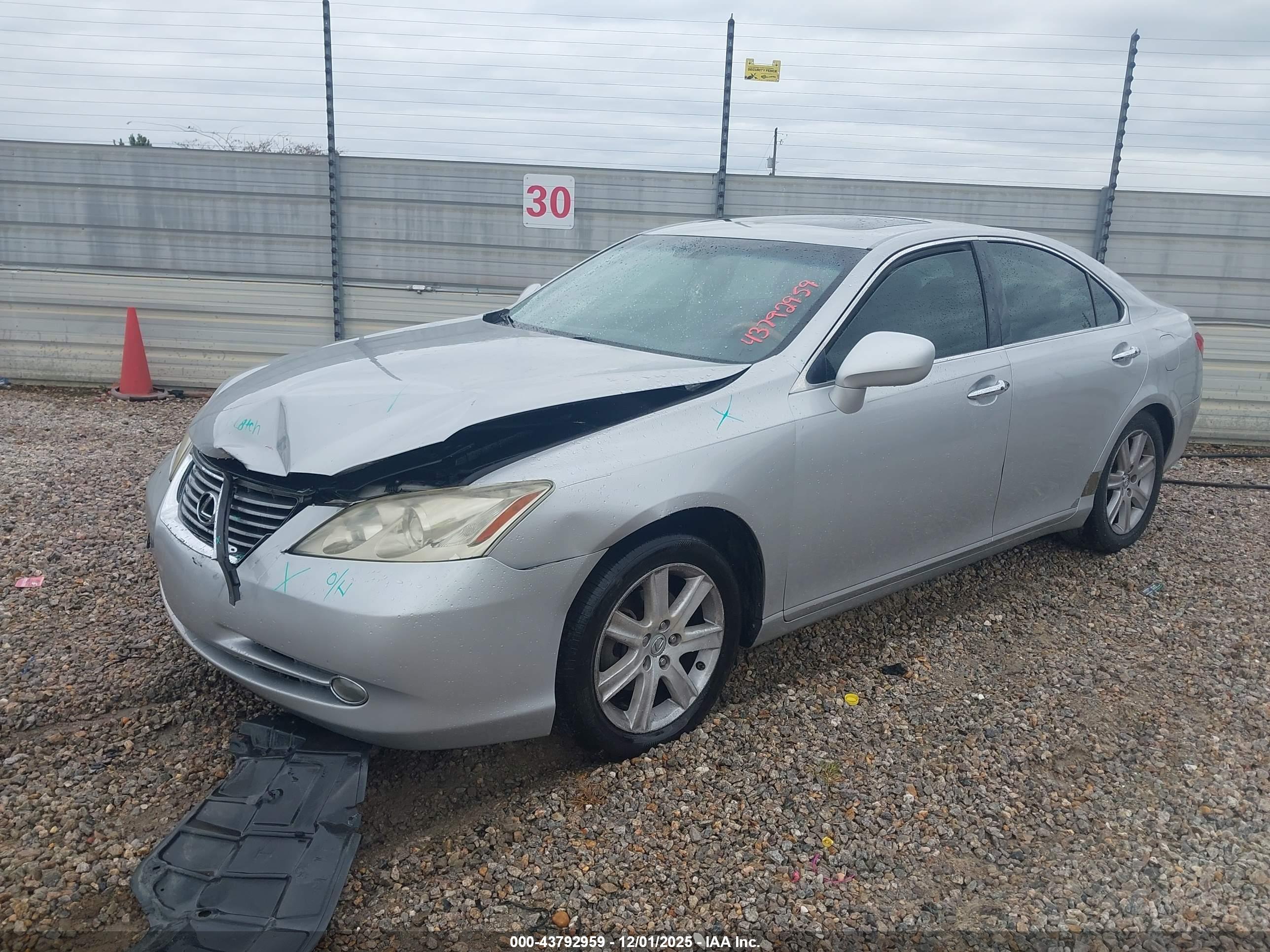 LEXUS ES image 2