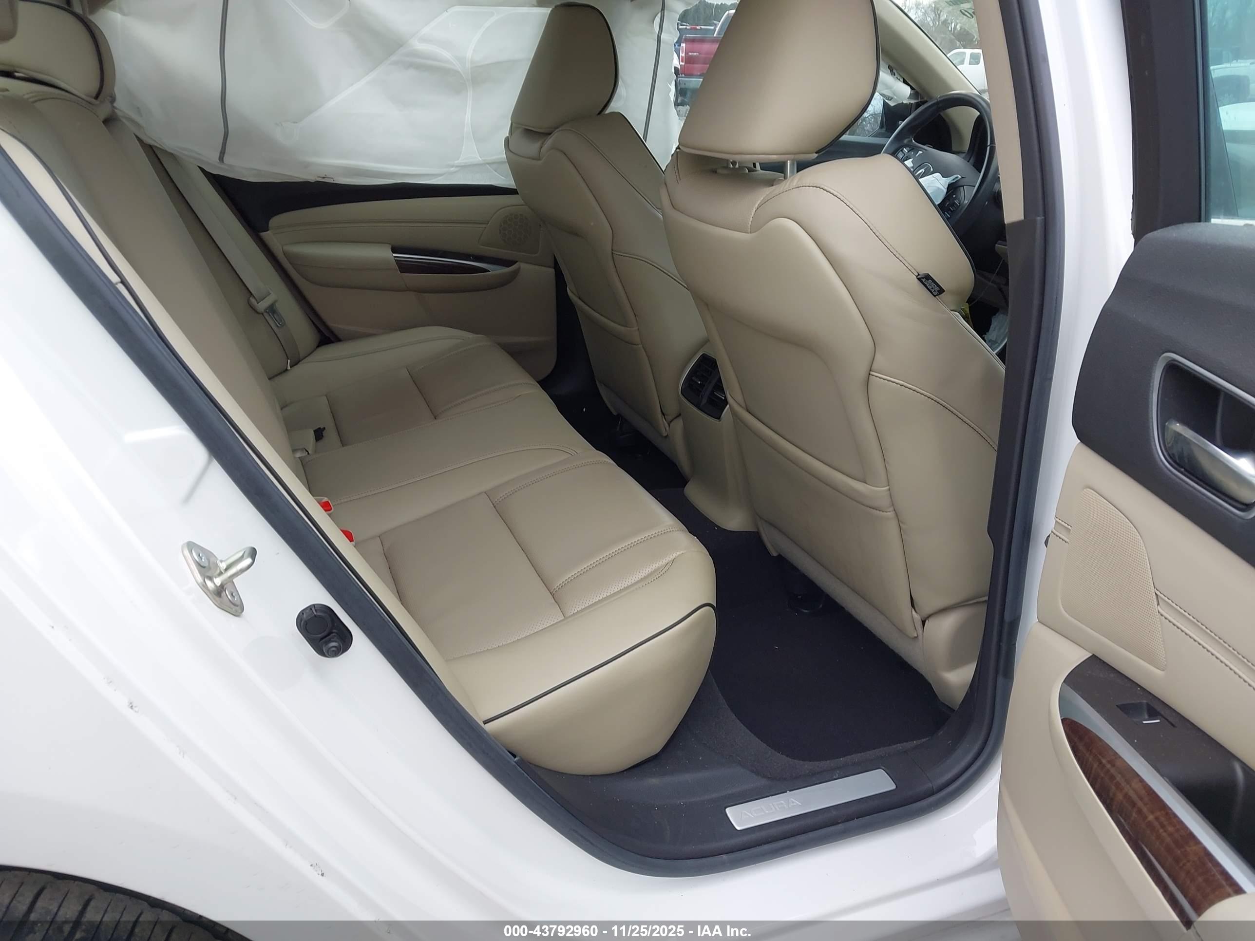 ACURA TLX image 8