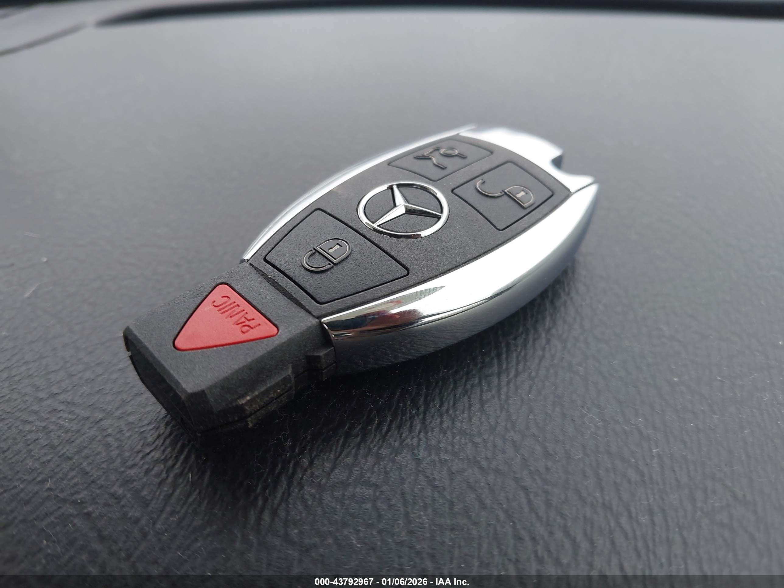MERCEDES-BENZ E image 11