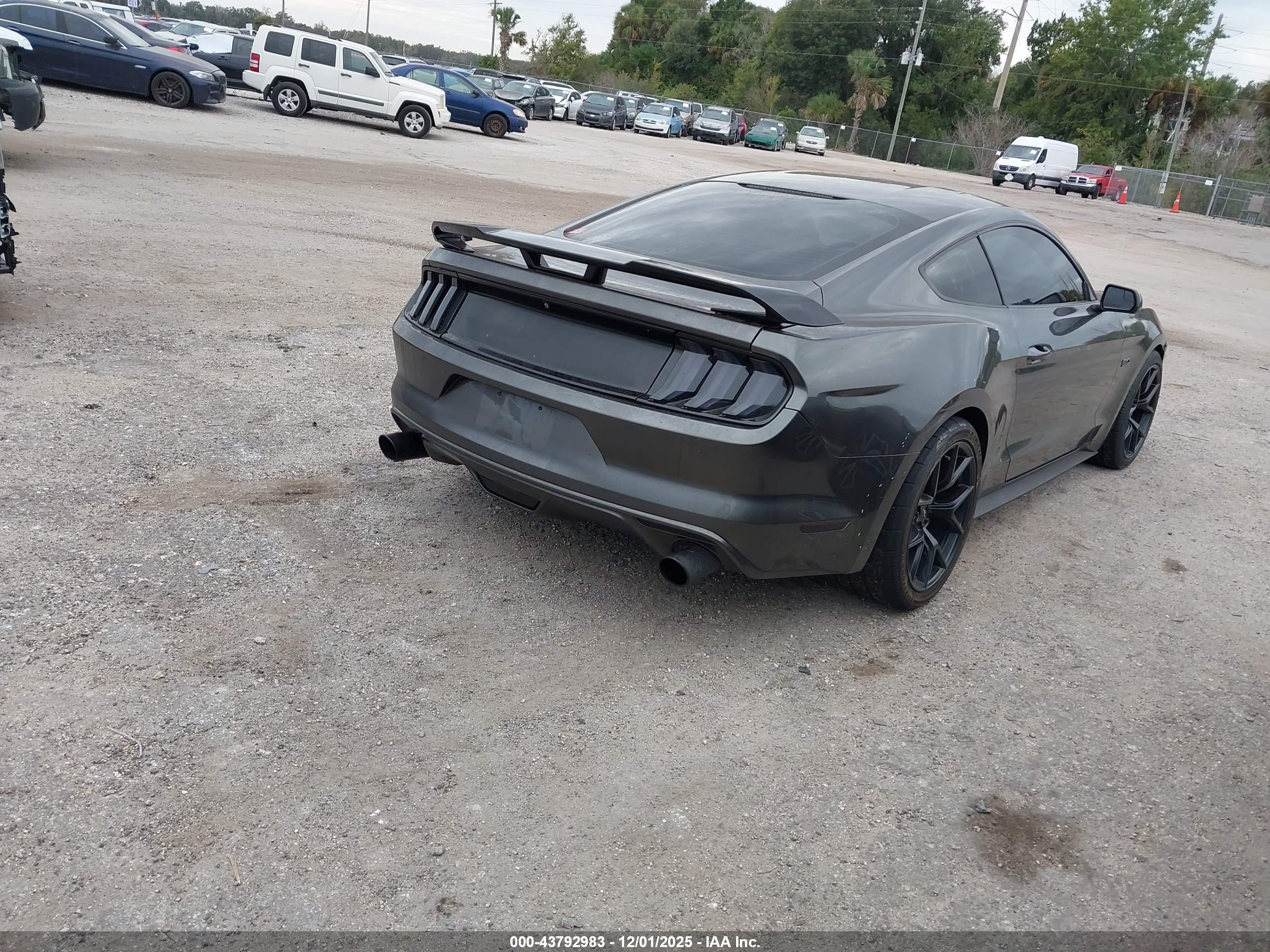 FORD MUSTANG image 4