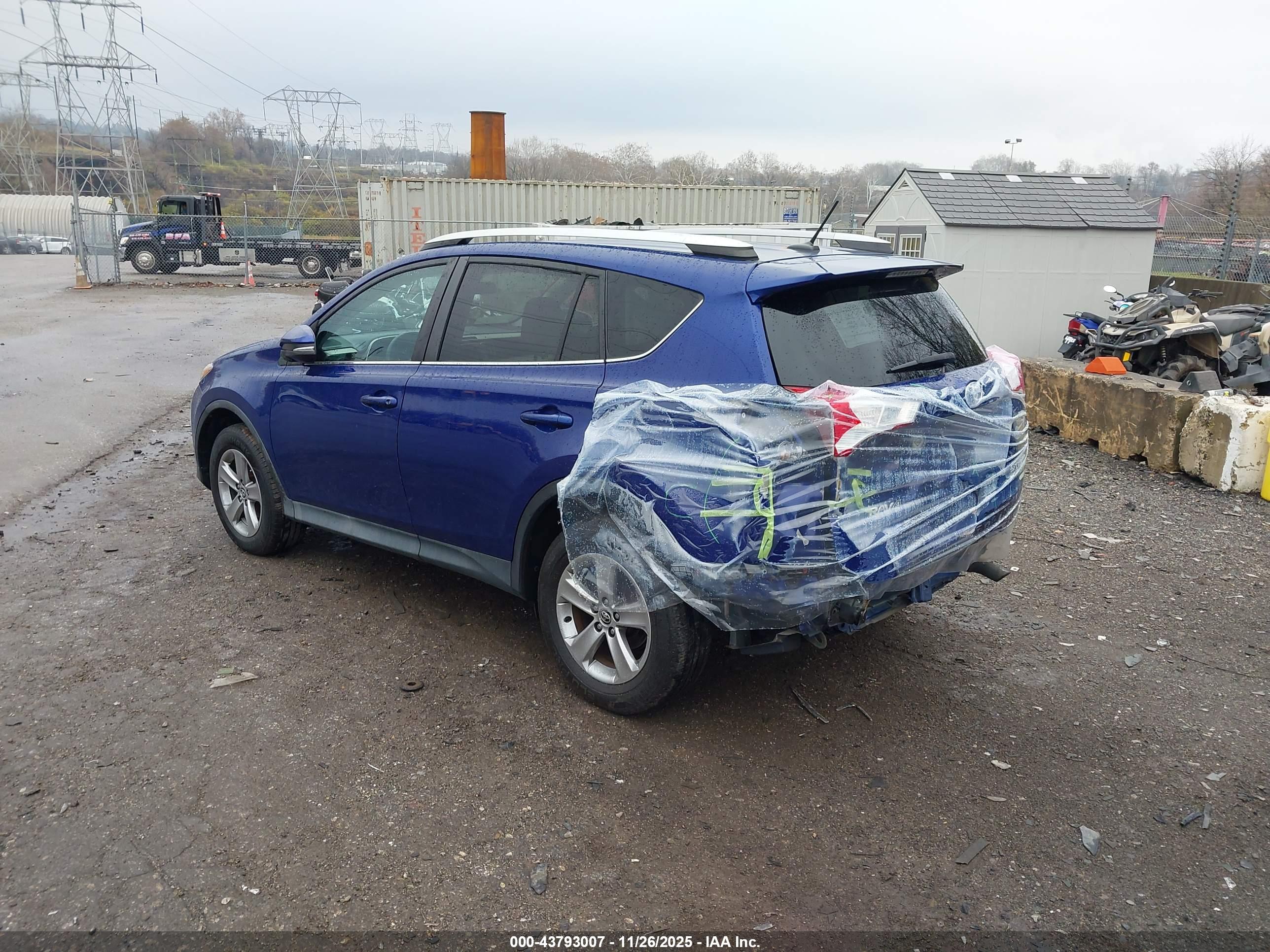 TOYOTA RAV4 image 3