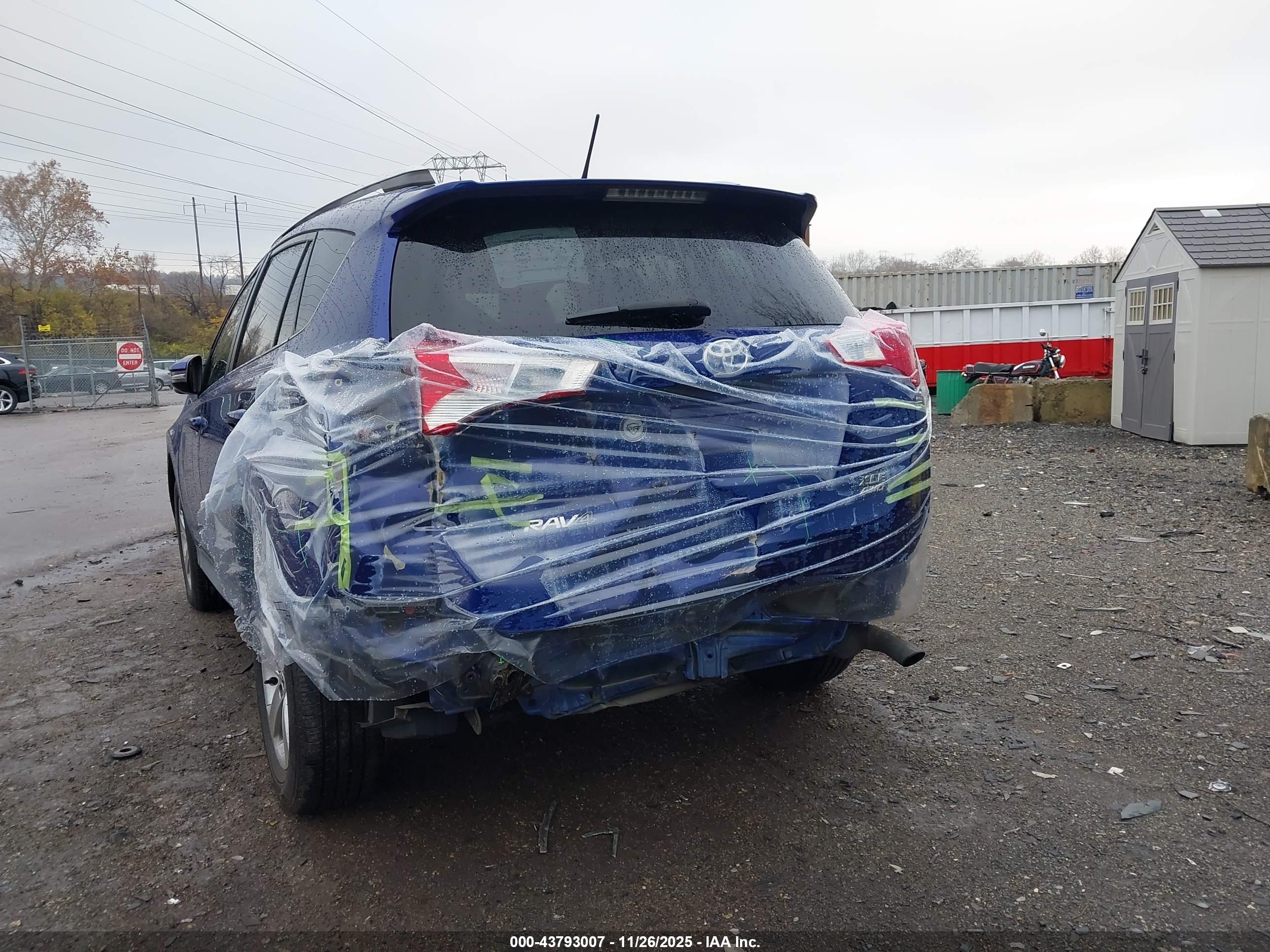 TOYOTA RAV4 image 6
