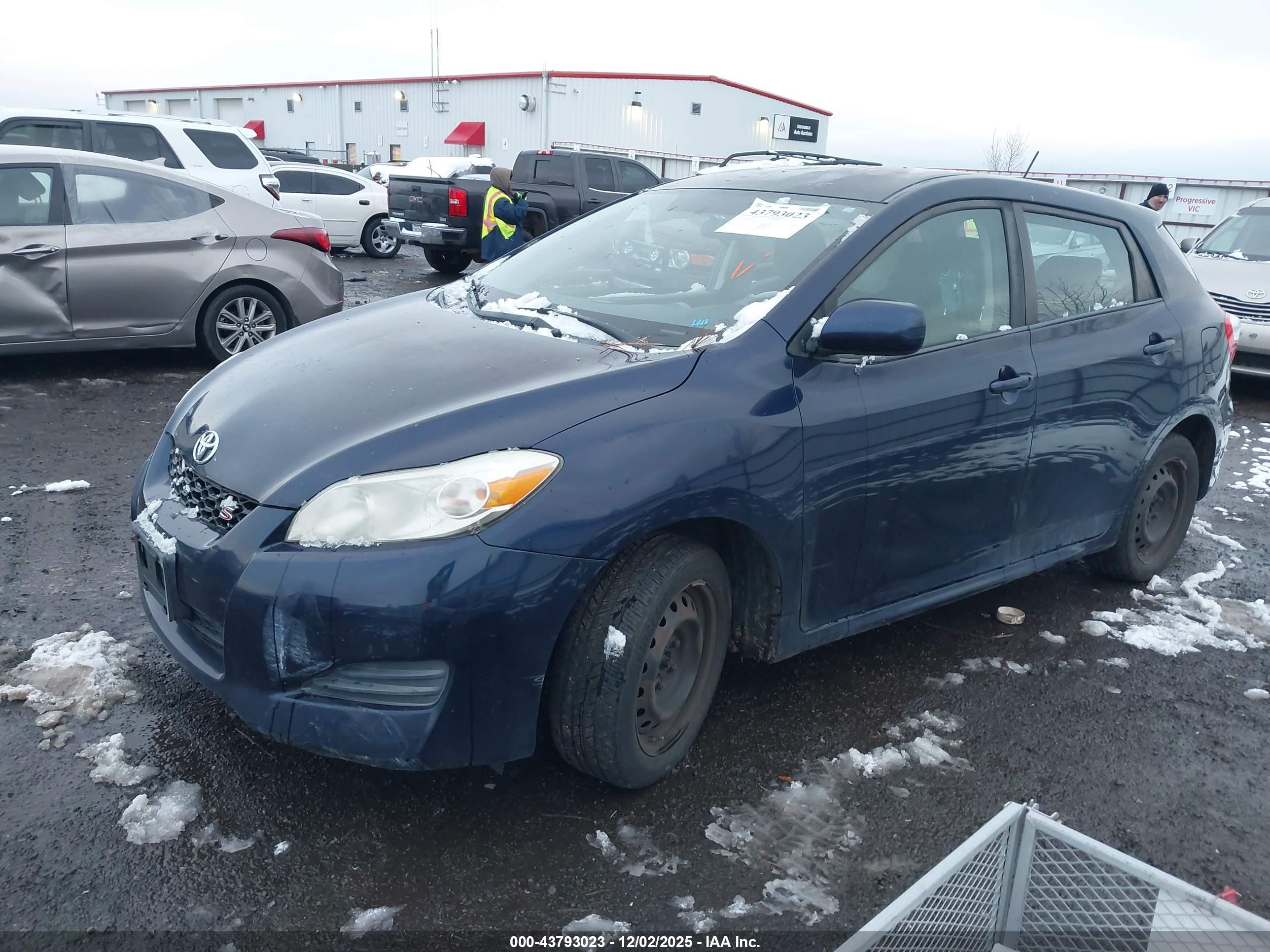 TOYOTA MATRIX image 2