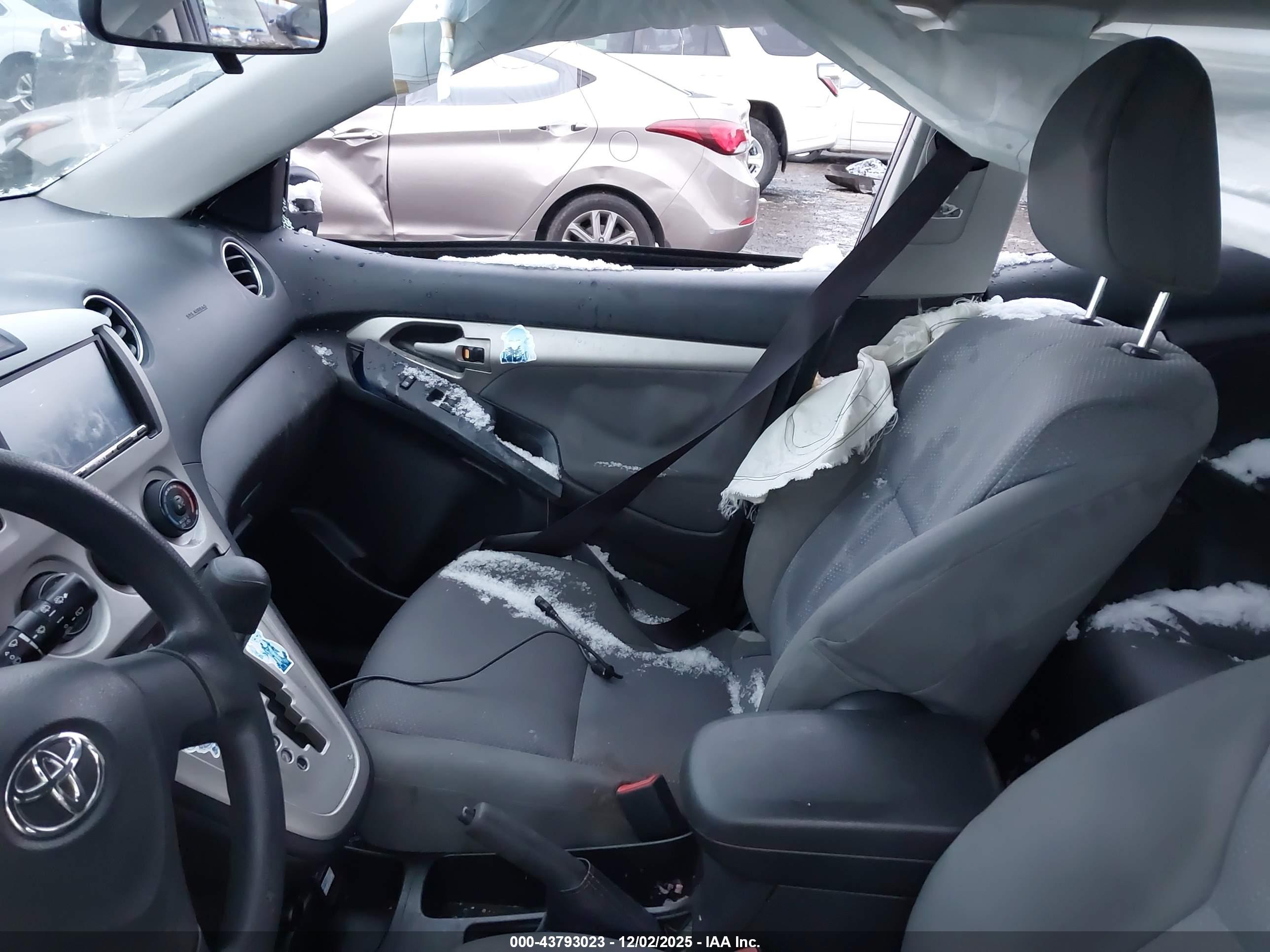 TOYOTA MATRIX image 5