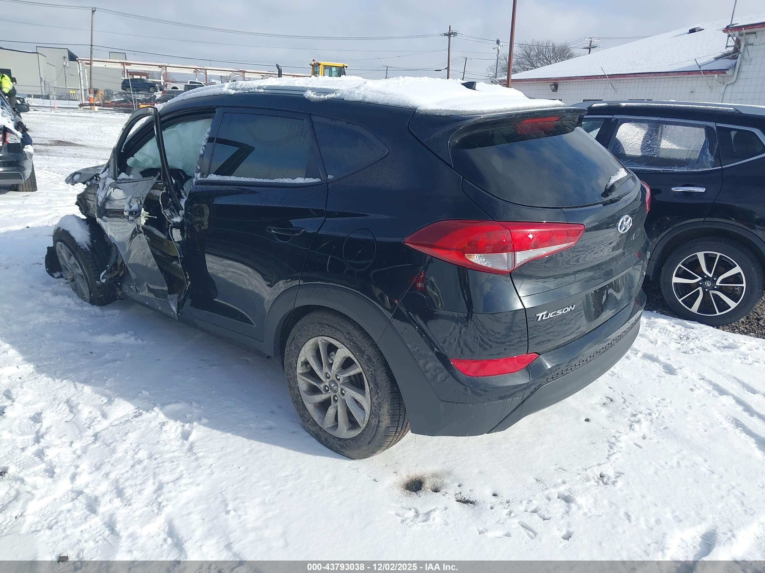 HYUNDAI TUCSON image 3