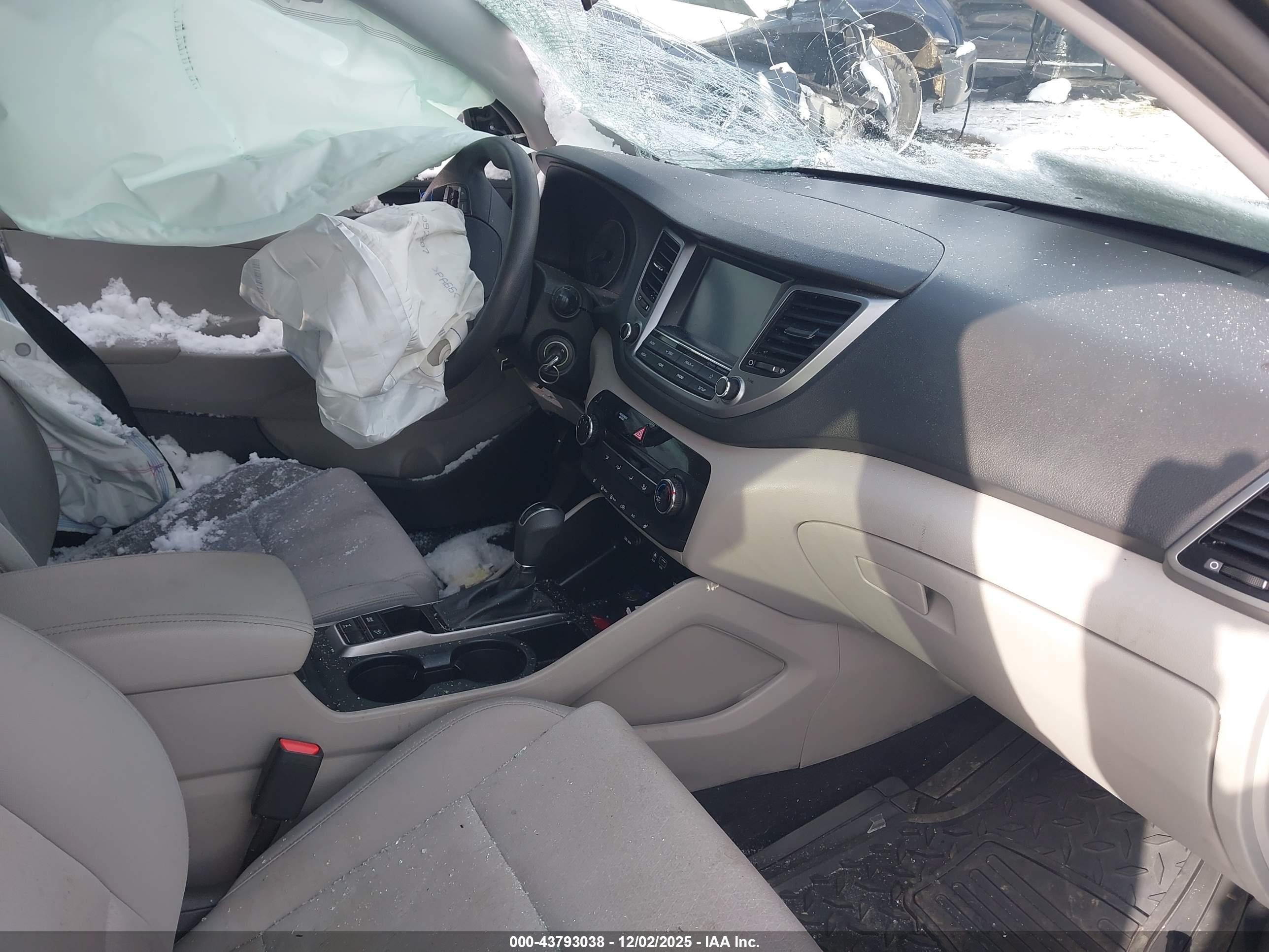 HYUNDAI TUCSON image 5