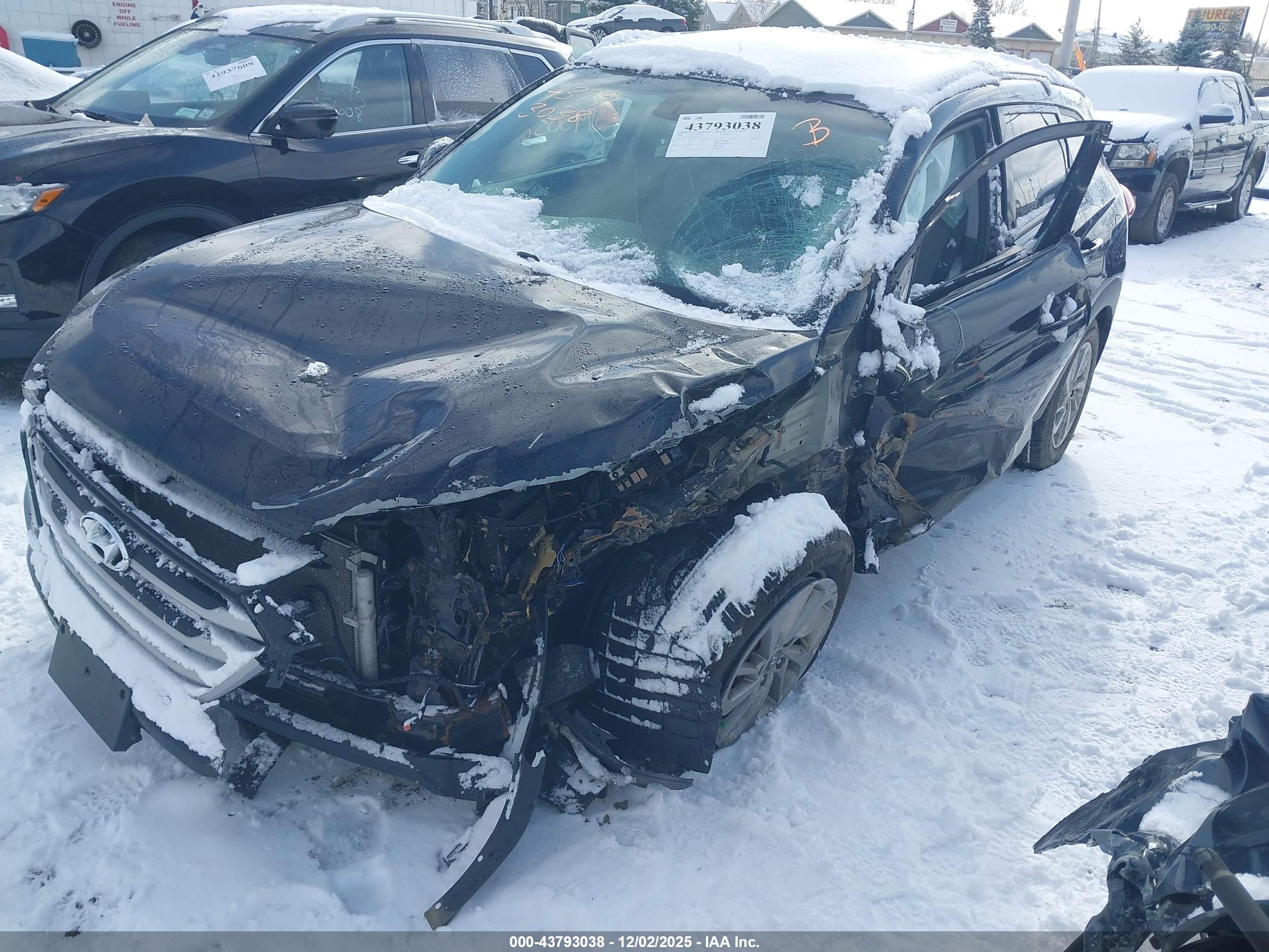 HYUNDAI TUCSON image 6