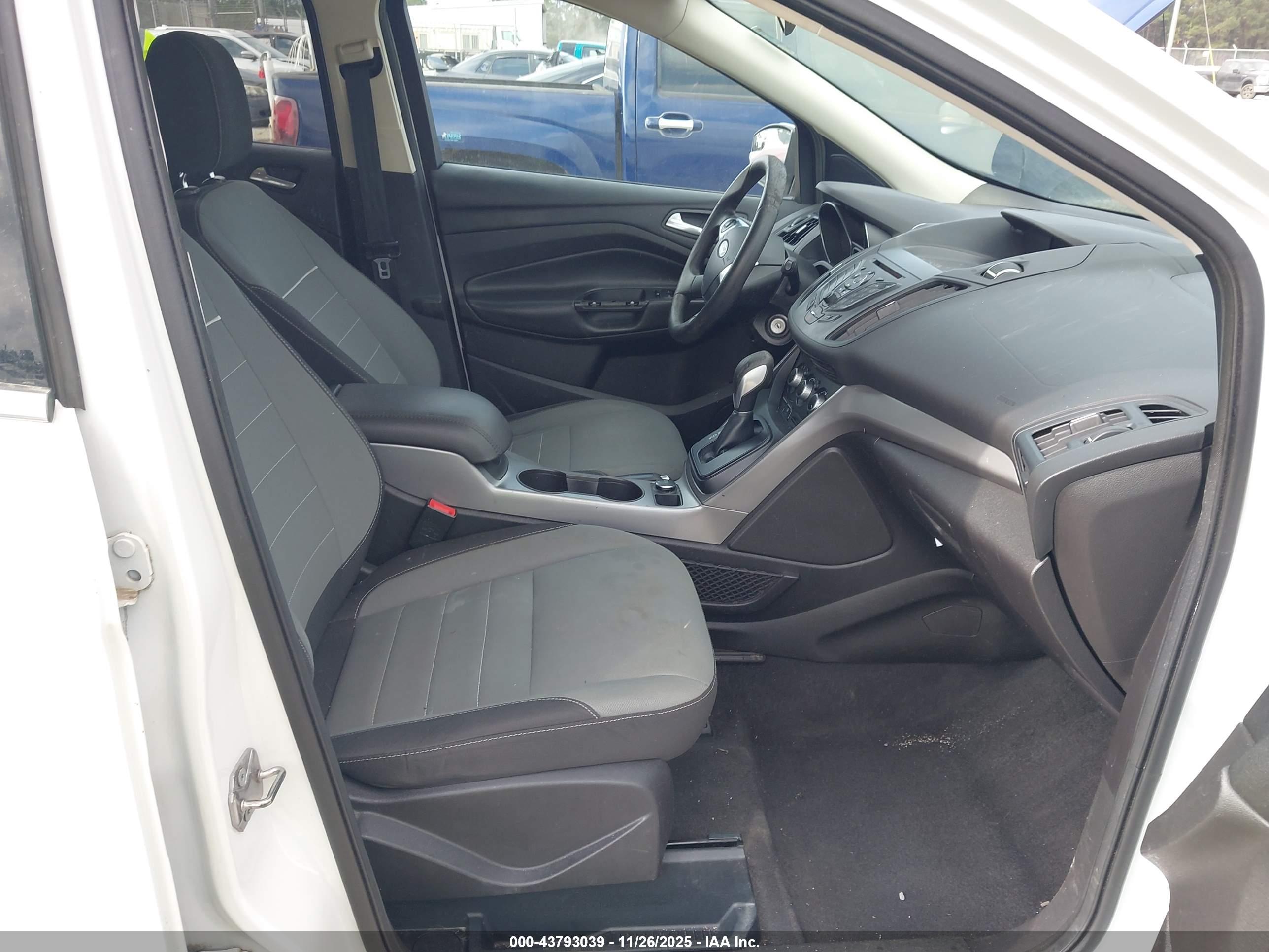 FORD ESCAPE image 5