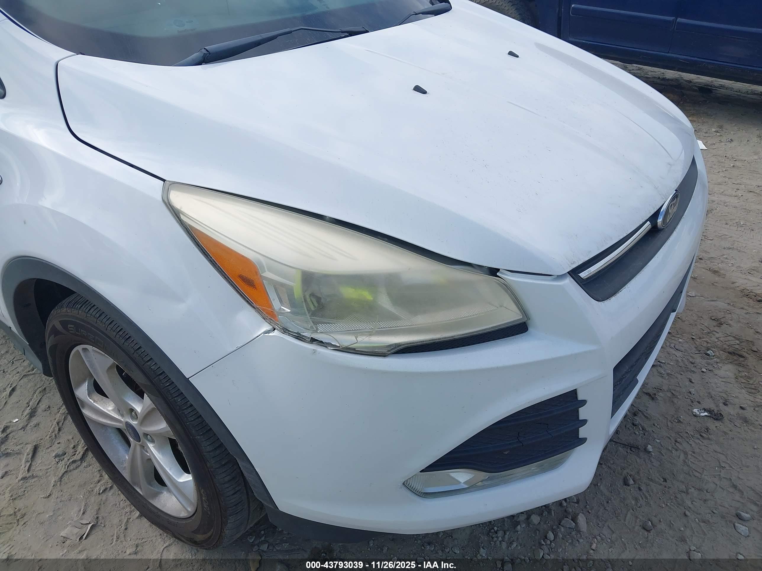 FORD ESCAPE image 6
