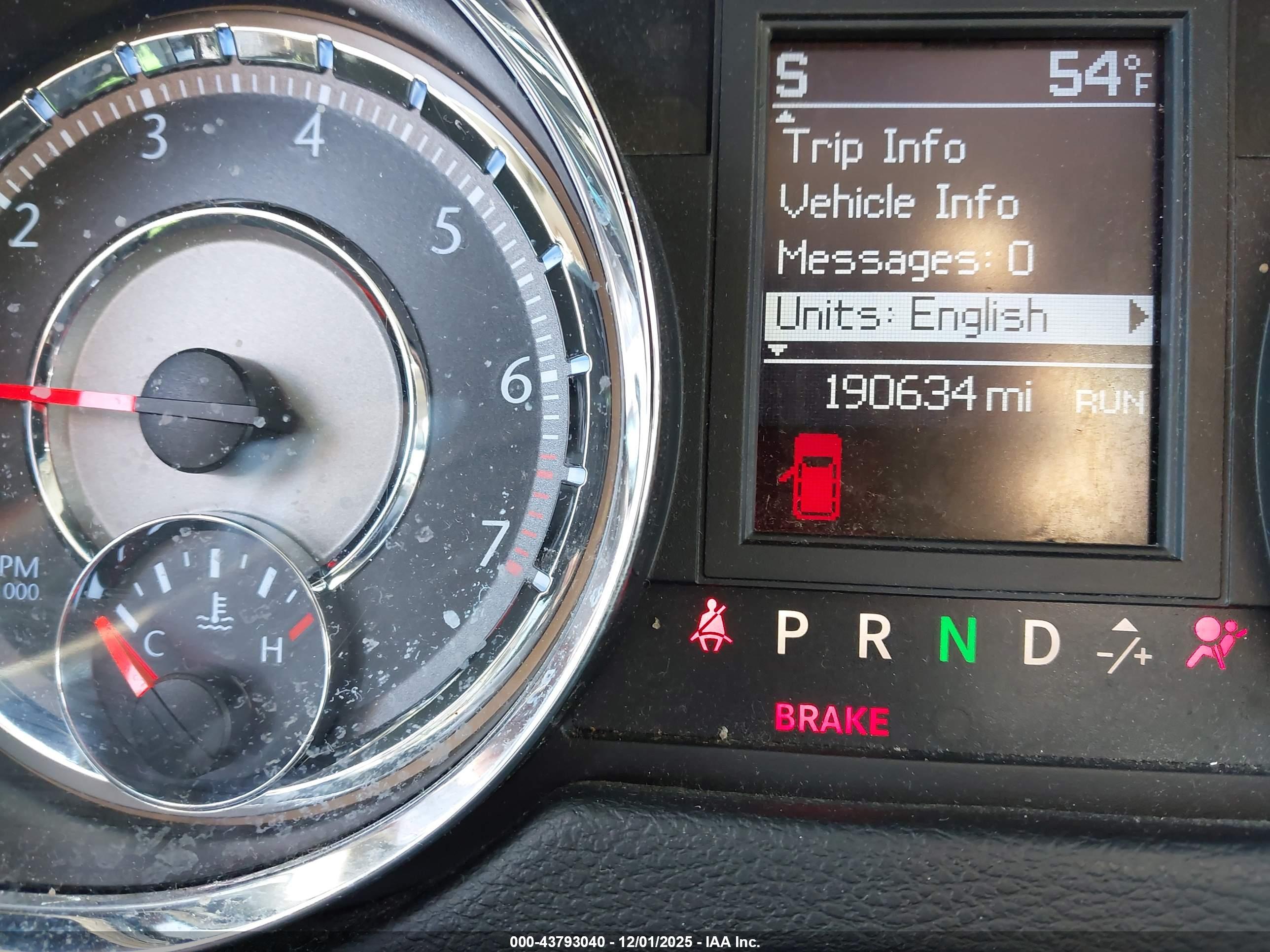 CHRYSLER TOWN image 7