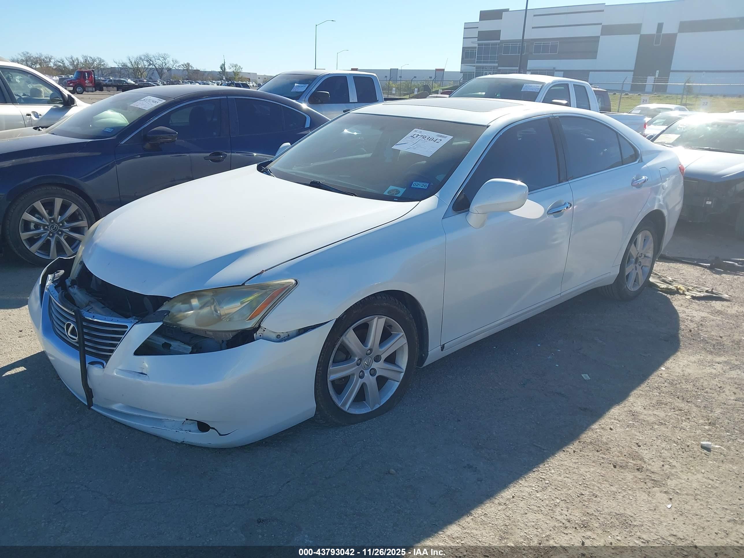 LEXUS ES image 2
