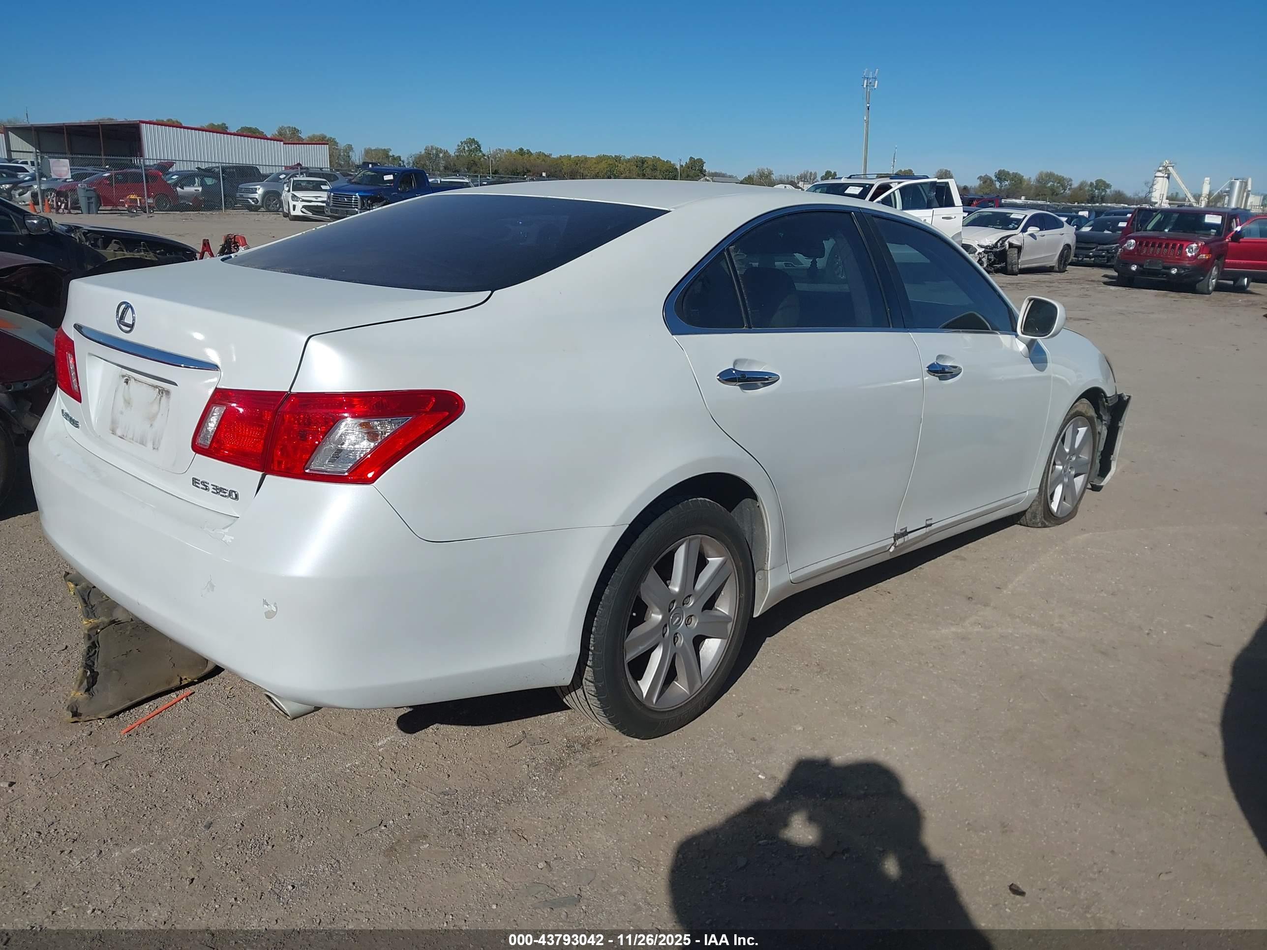LEXUS ES image 4