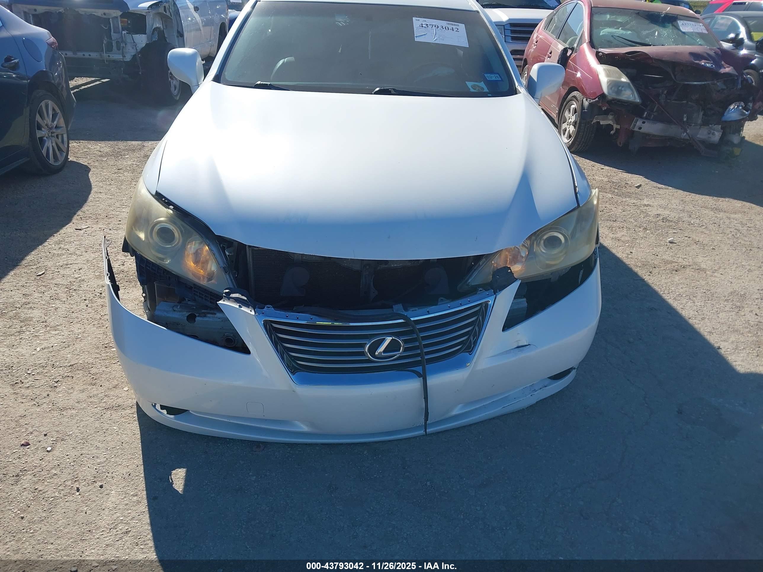 LEXUS ES image 6