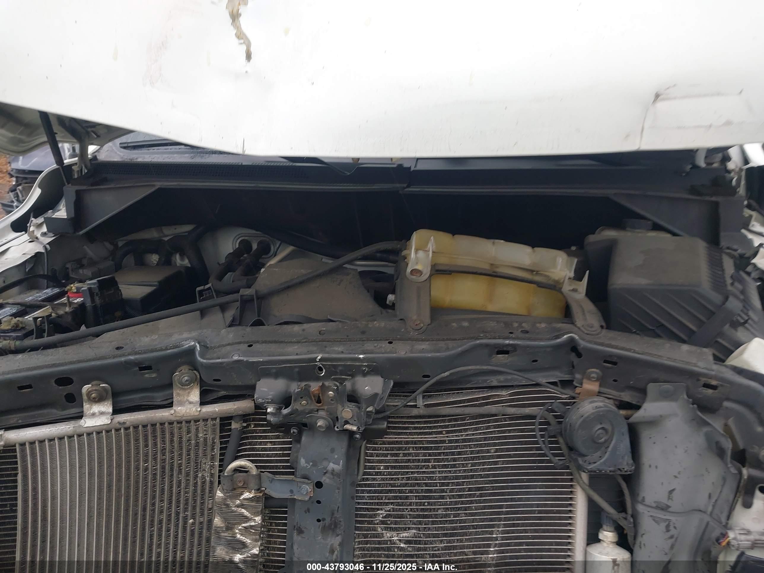 NISSAN NV image 10