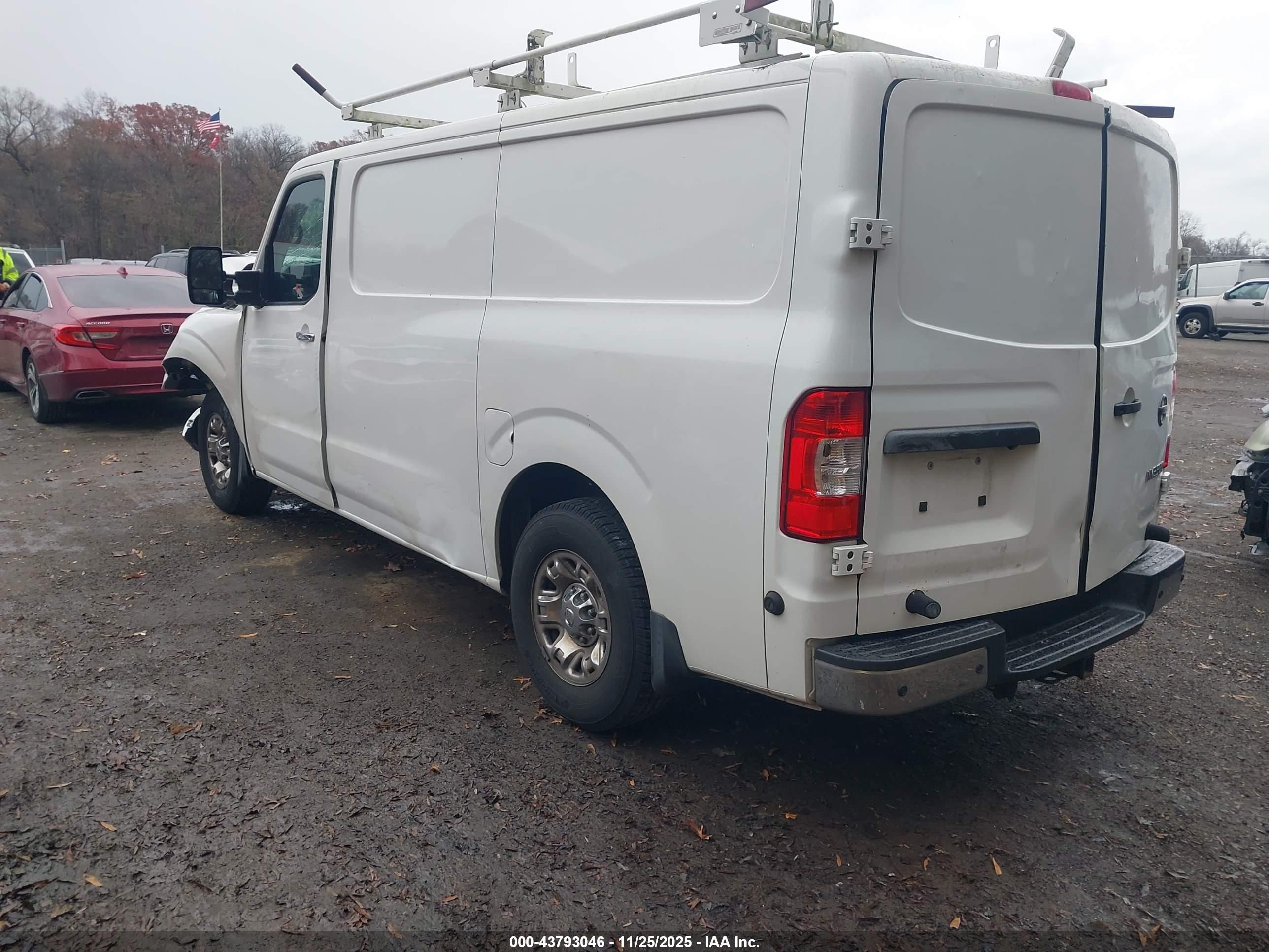NISSAN NV image 3