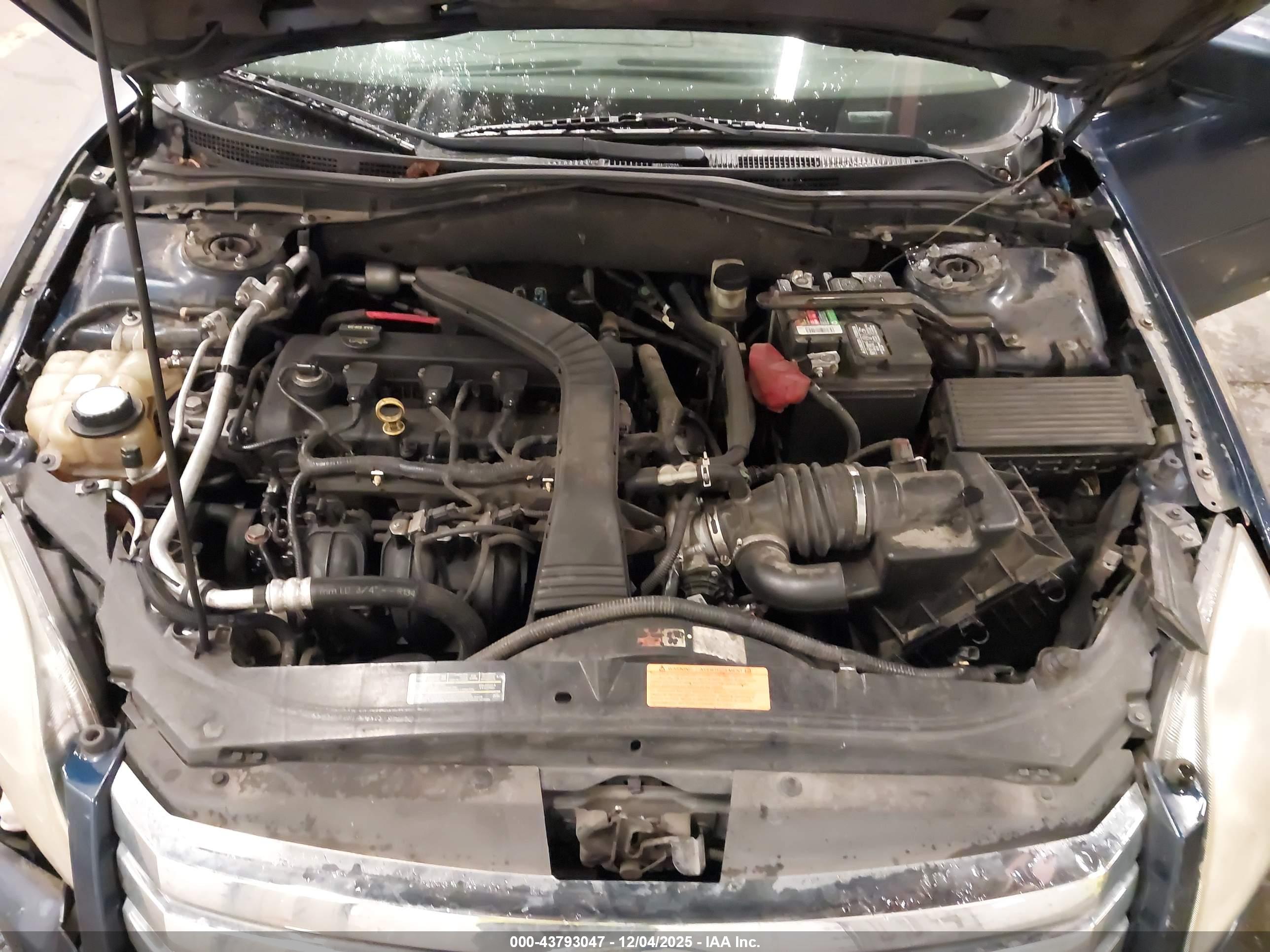 FORD FUSION image 10
