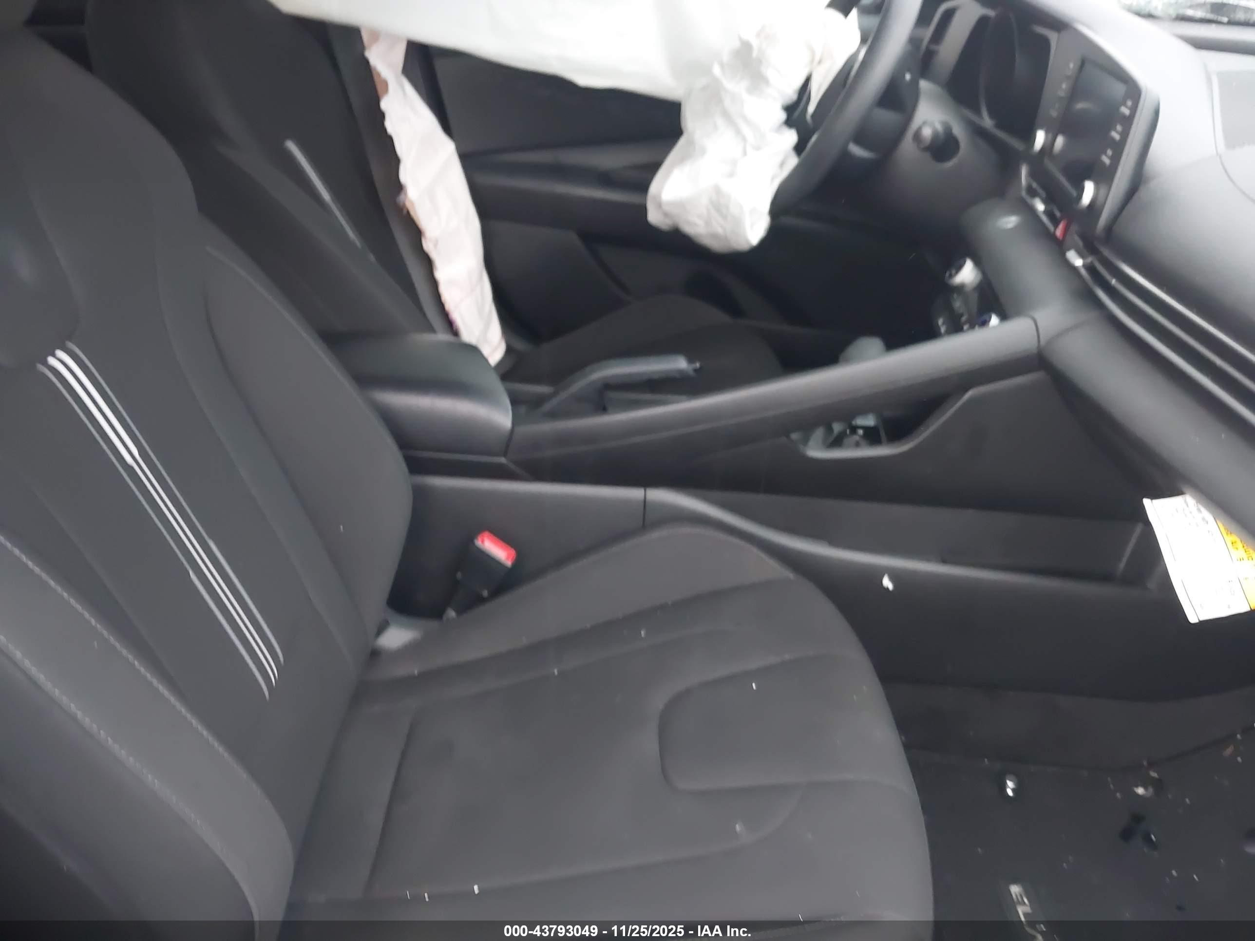 HYUNDAI ELANTRA image 5