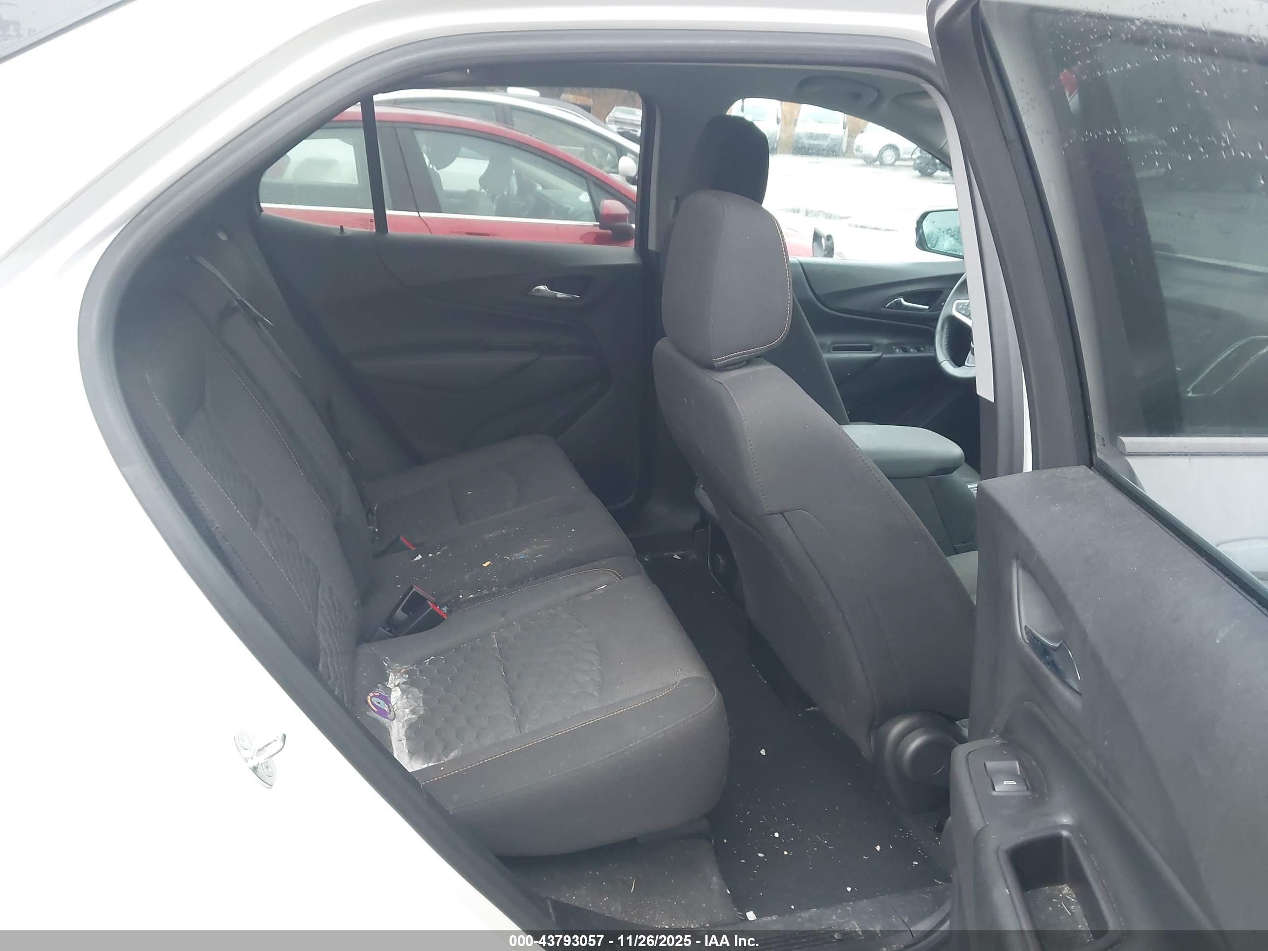 CHEVROLET EQUINOX image 8